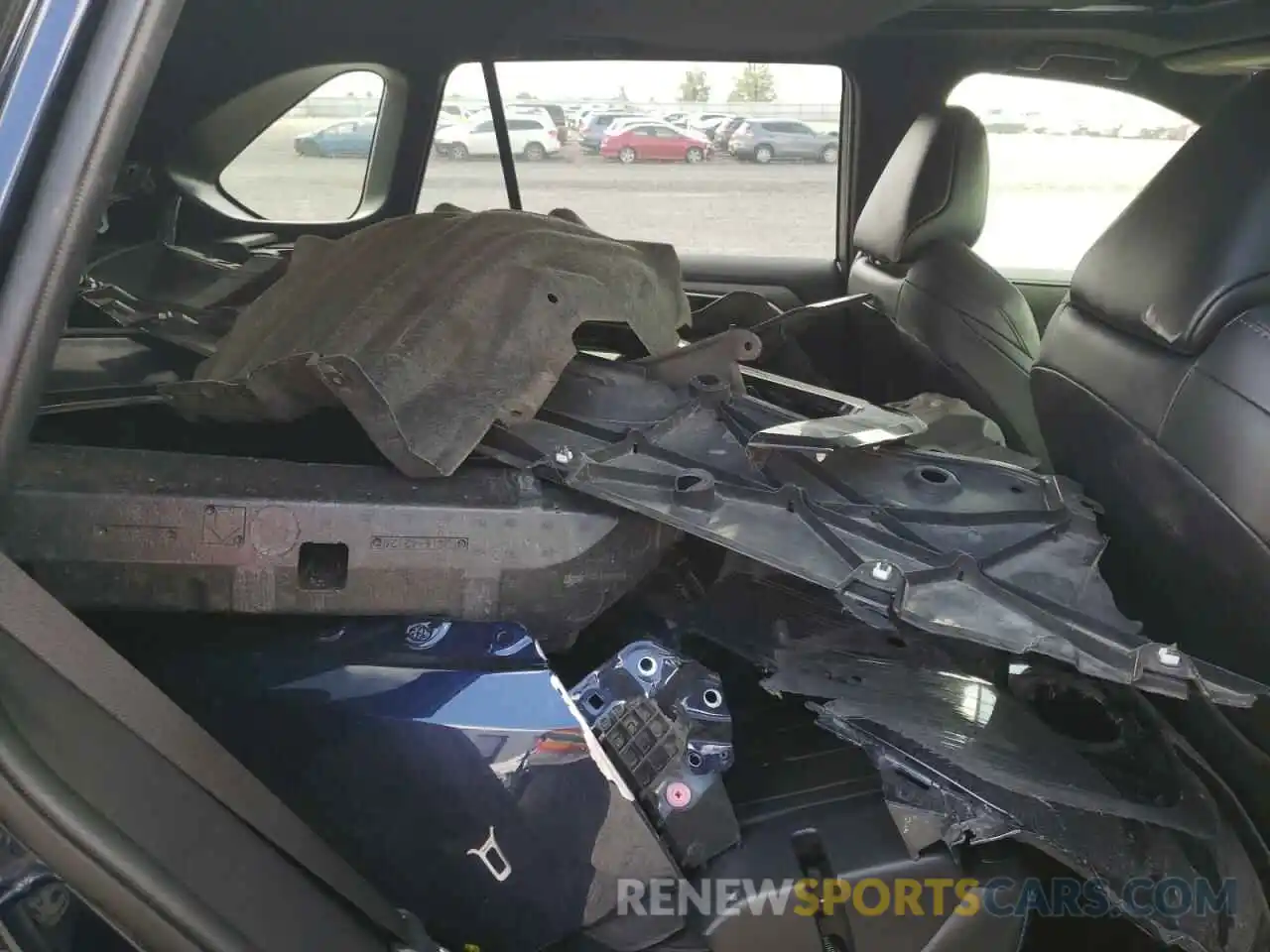 6 Photograph of a damaged car JTMEWRFV3LJ042883 TOYOTA RAV4 2020