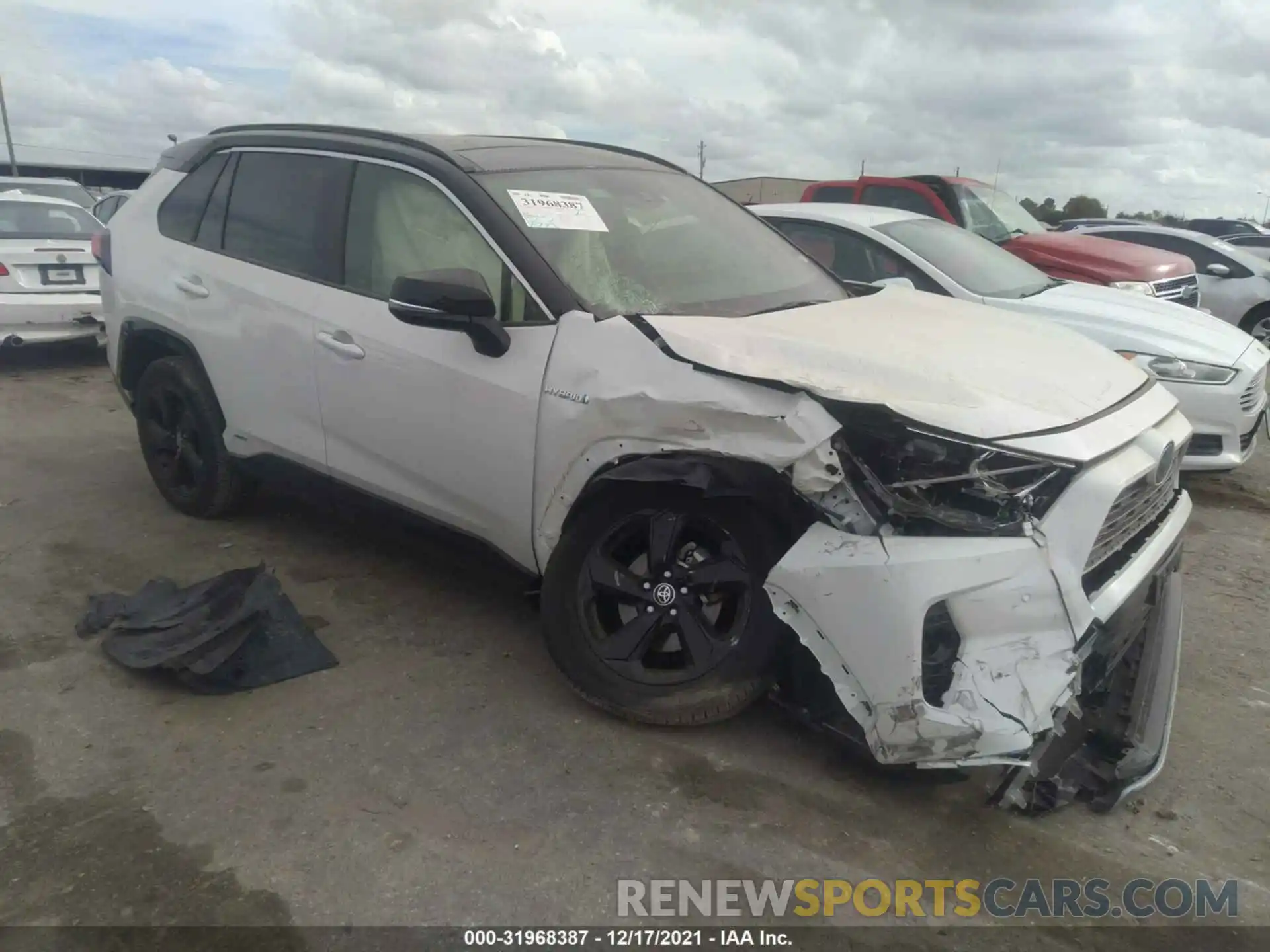 1 Photograph of a damaged car JTMEWRFV4LD539651 TOYOTA RAV4 2020