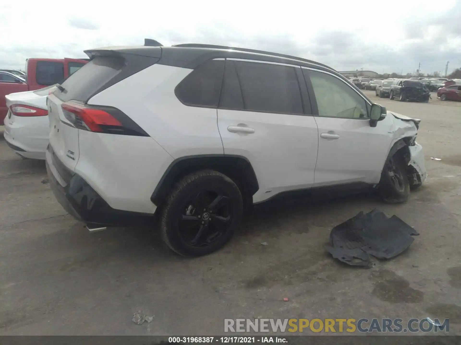 4 Фотография поврежденного автомобиля JTMEWRFV4LD539651 TOYOTA RAV4 2020