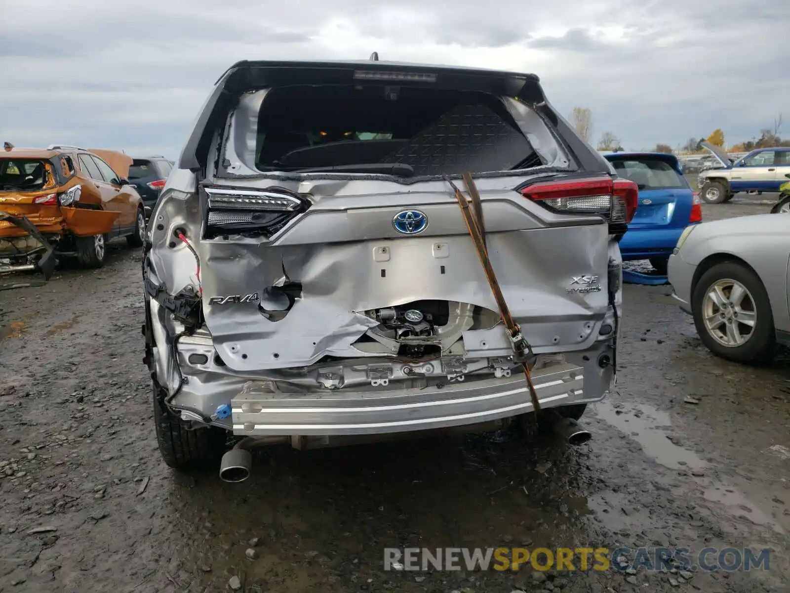 9 Photograph of a damaged car JTMEWRFV4LD540010 TOYOTA RAV4 2020