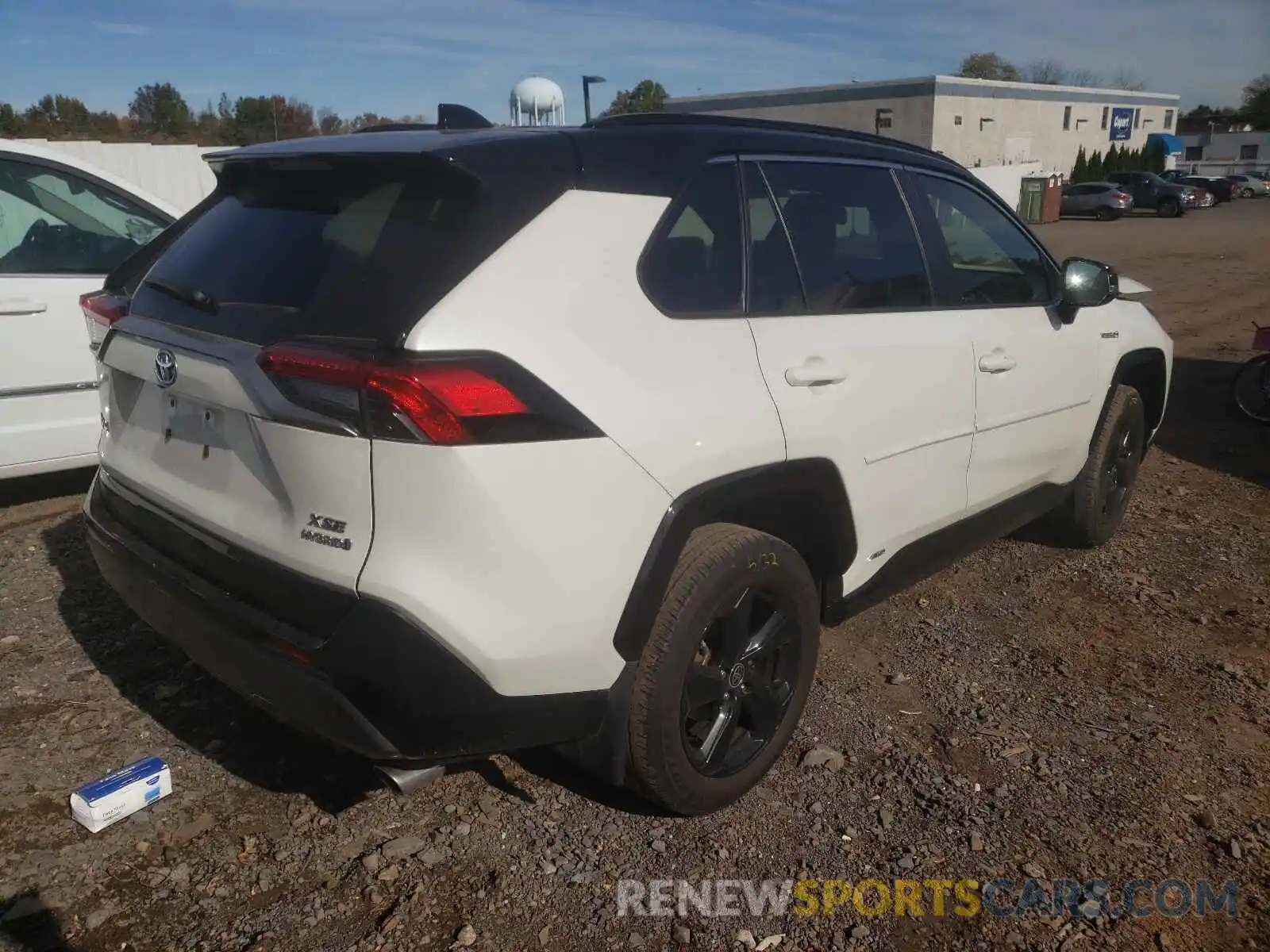 4 Photograph of a damaged car JTMEWRFV4LJ037031 TOYOTA RAV4 2020