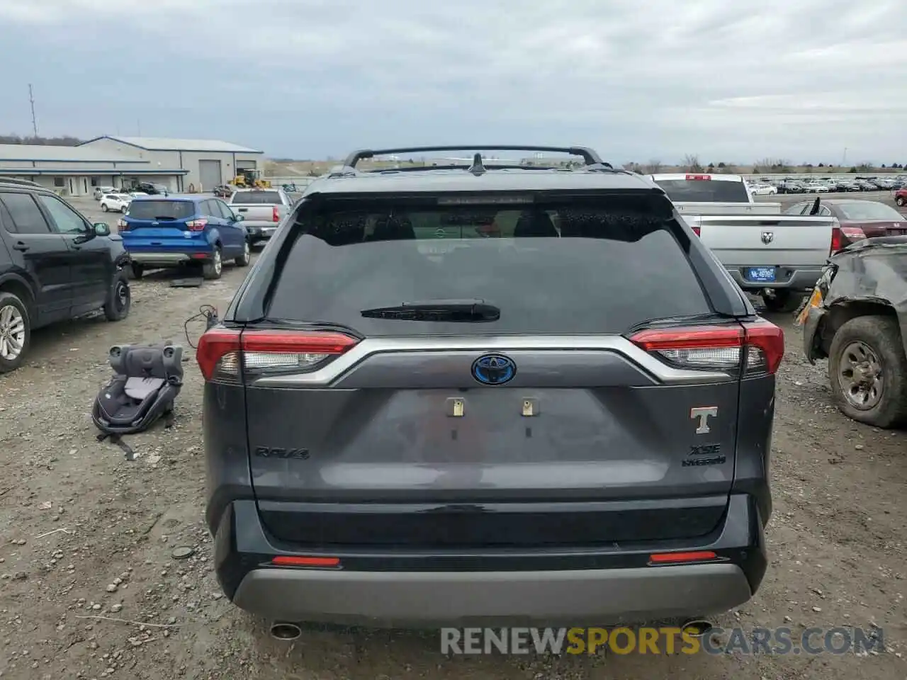 6 Photograph of a damaged car JTMEWRFV4LJ041144 TOYOTA RAV4 2020