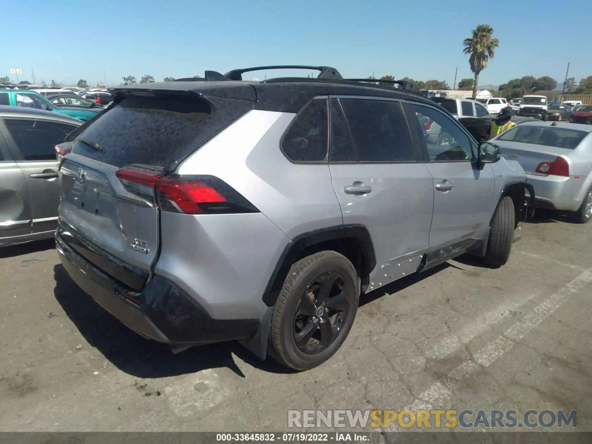 4 Photograph of a damaged car JTMEWRFV4LJ042889 TOYOTA RAV4 2020