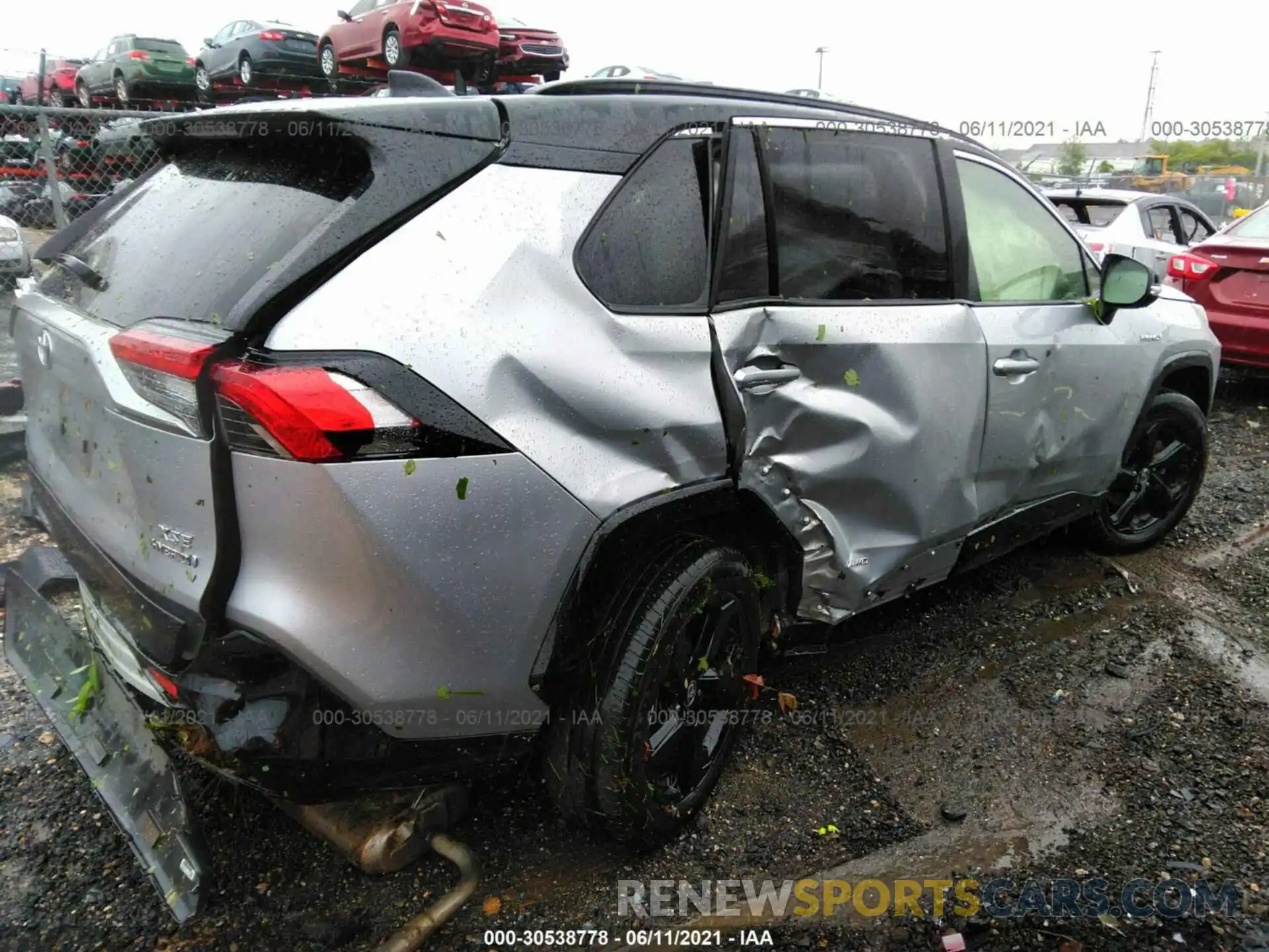 4 Photograph of a damaged car JTMEWRFV4LJ043024 TOYOTA RAV4 2020