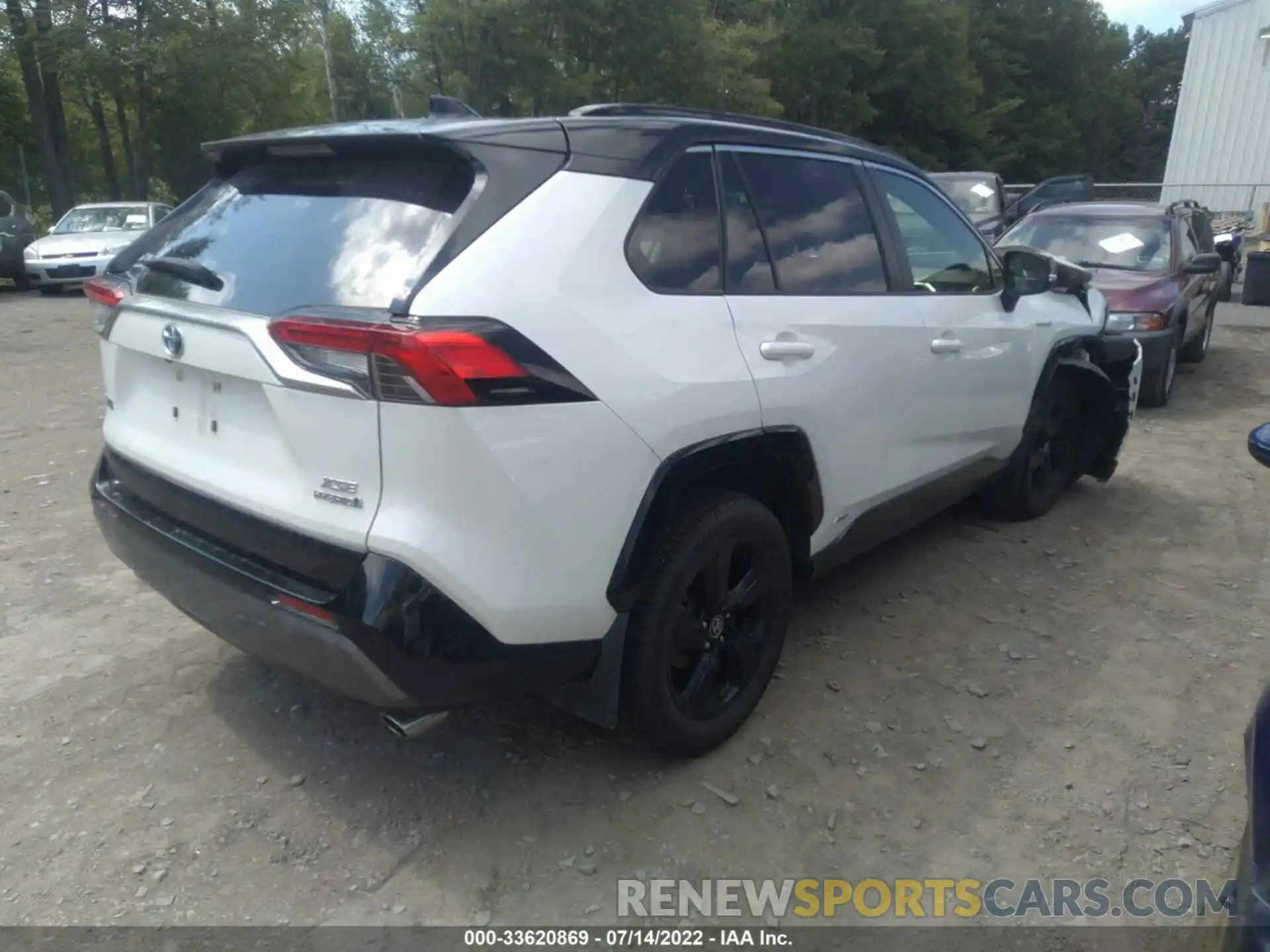 4 Photograph of a damaged car JTMEWRFV4LJ044707 TOYOTA RAV4 2020