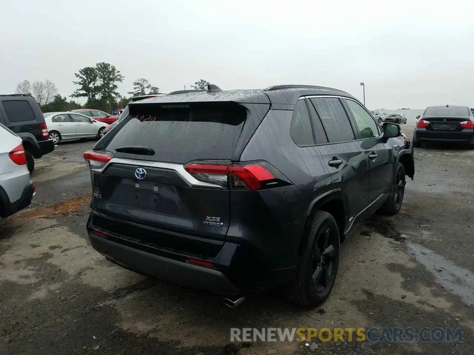 4 Photograph of a damaged car JTMEWRFV5LD532093 TOYOTA RAV4 2020