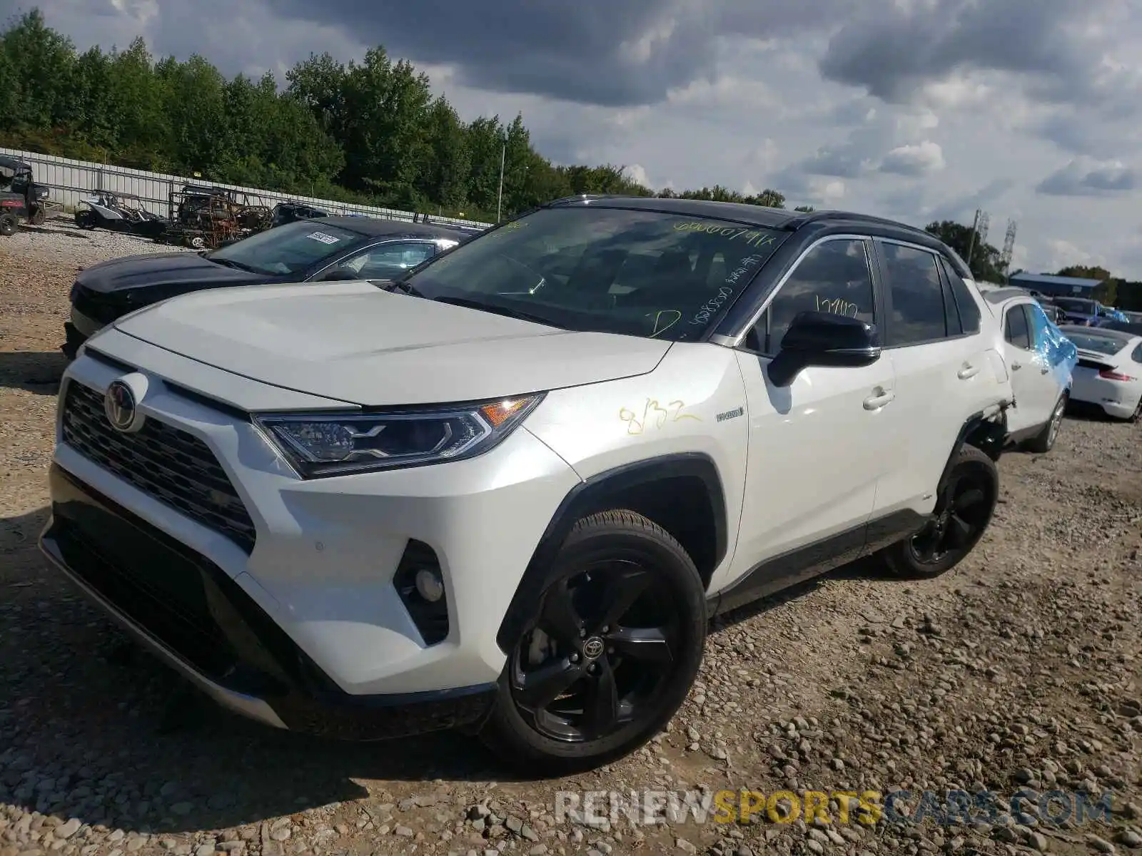 2 Photograph of a damaged car JTMEWRFV5LD544390 TOYOTA RAV4 2020