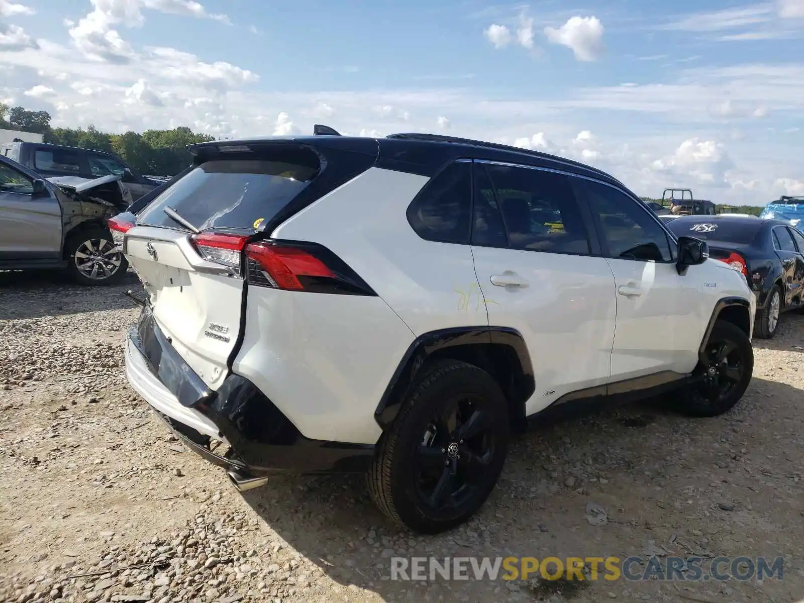 4 Photograph of a damaged car JTMEWRFV5LD544390 TOYOTA RAV4 2020