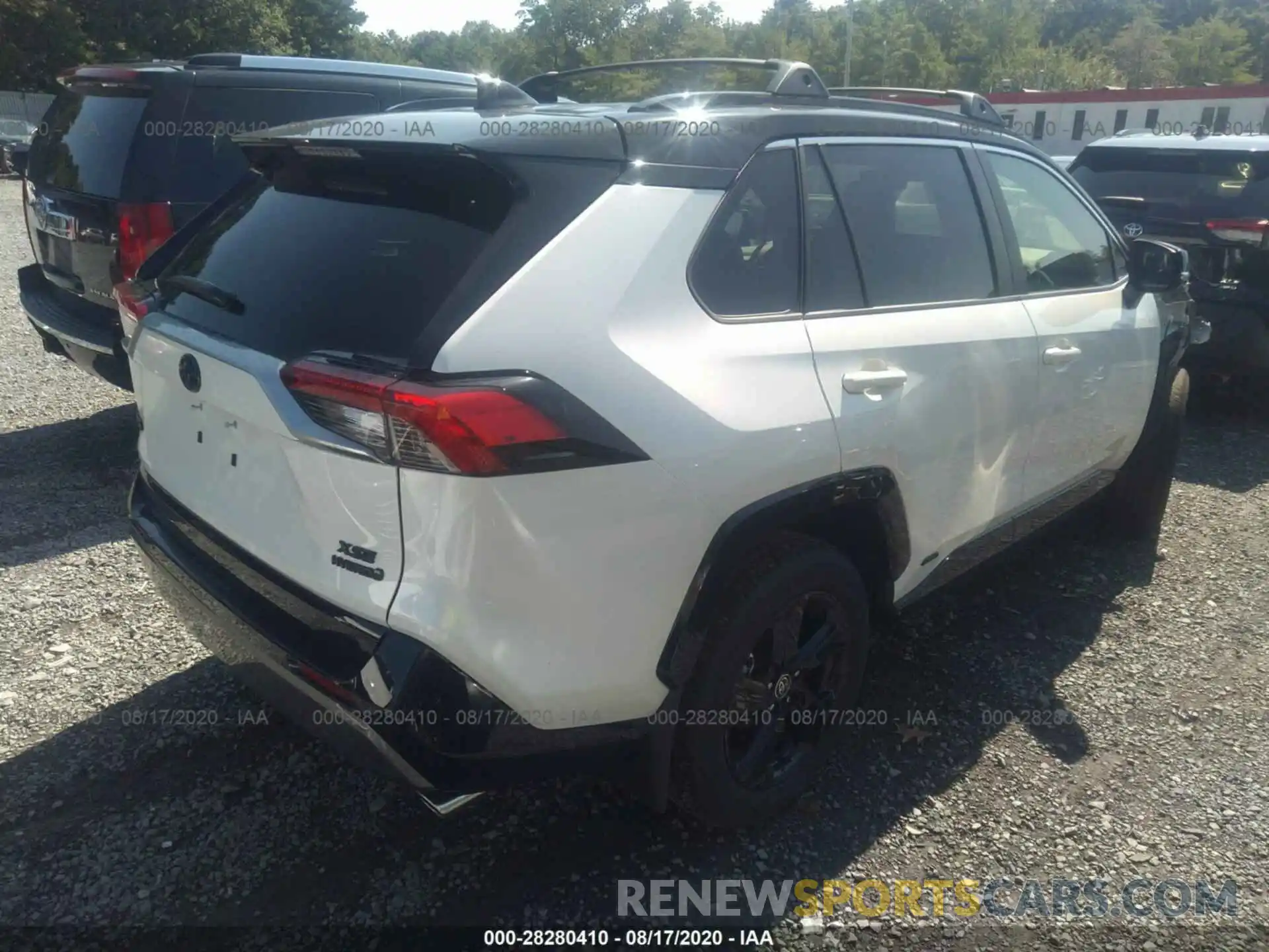 4 Photograph of a damaged car JTMEWRFV5LD544745 TOYOTA RAV4 2020