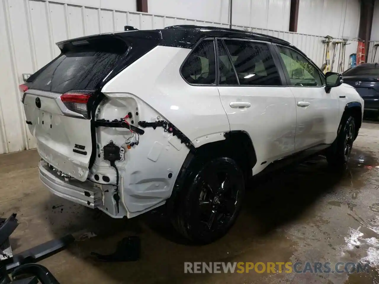 4 Photograph of a damaged car JTMEWRFV5LD545037 TOYOTA RAV4 2020