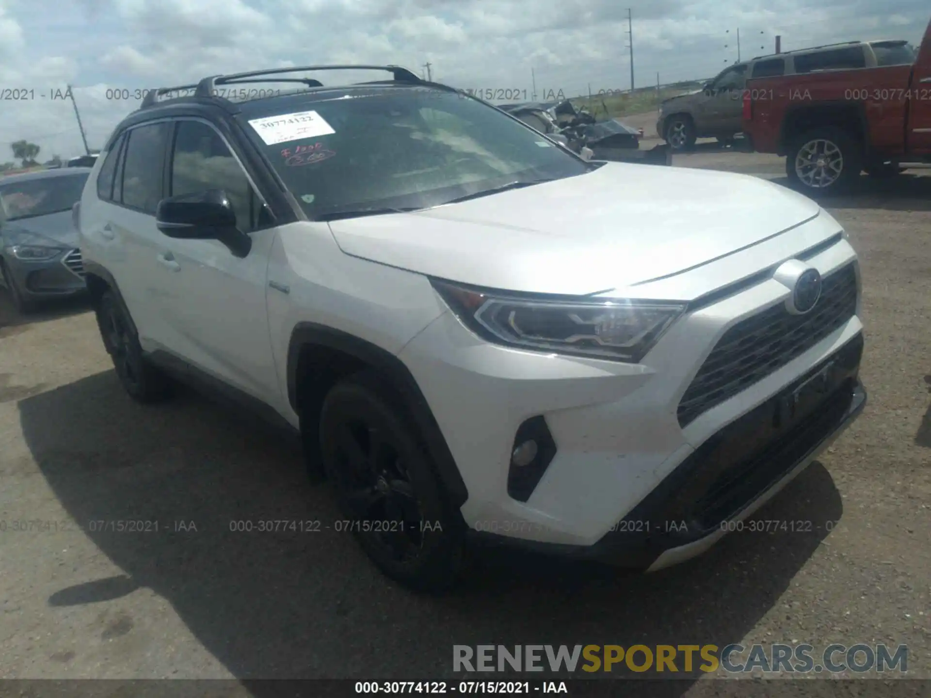 1 Photograph of a damaged car JTMEWRFV5LJ032193 TOYOTA RAV4 2020