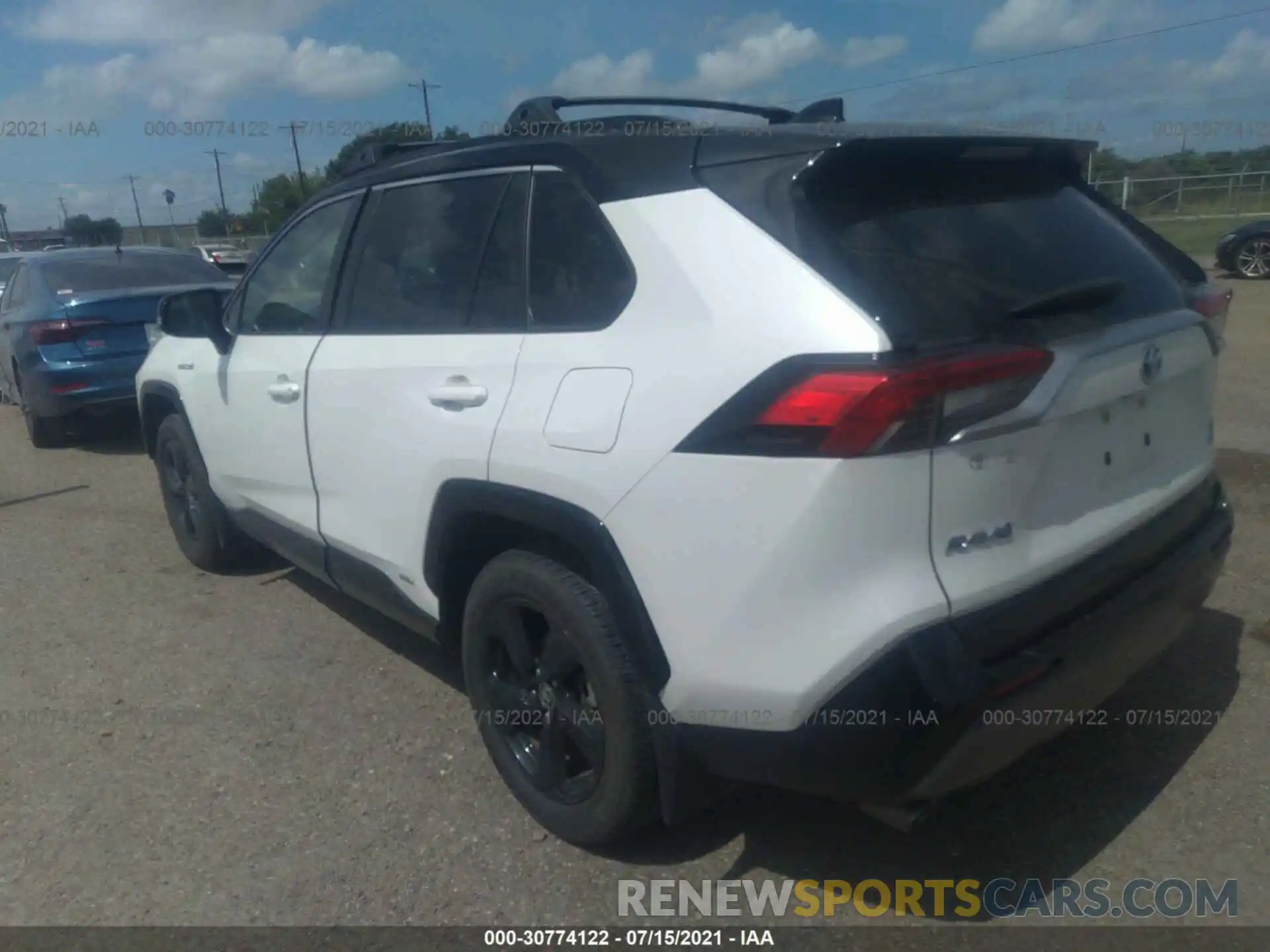 3 Photograph of a damaged car JTMEWRFV5LJ032193 TOYOTA RAV4 2020