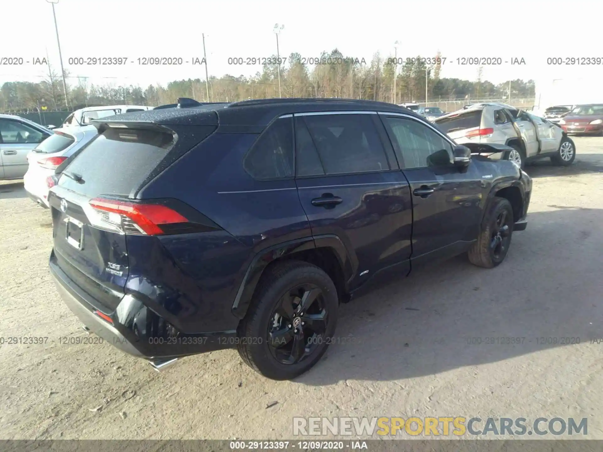 4 Photograph of a damaged car JTMEWRFV5LJ047826 TOYOTA RAV4 2020