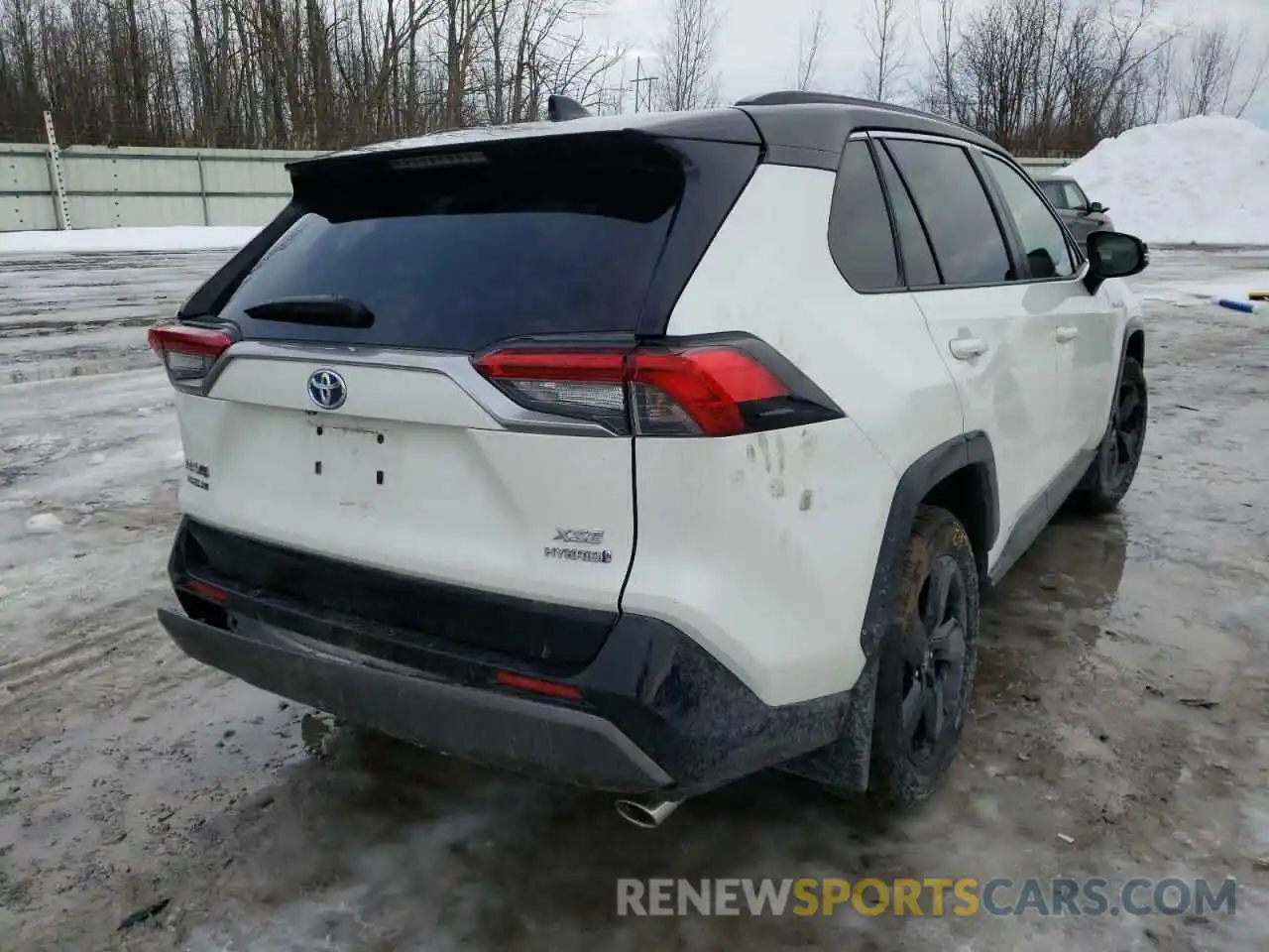 4 Photograph of a damaged car JTMEWRFV6LD543295 TOYOTA RAV4 2020