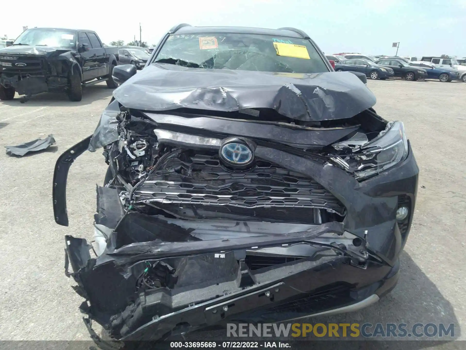 6 Photograph of a damaged car JTMEWRFV6LJ036625 TOYOTA RAV4 2020