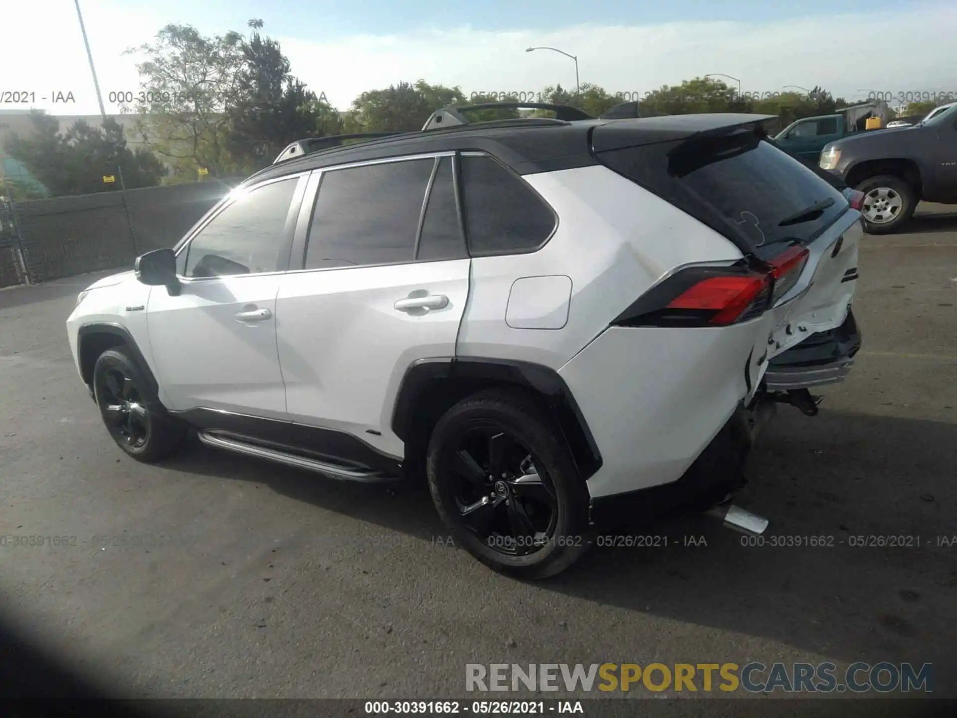 3 Photograph of a damaged car JTMEWRFV6LJ036947 TOYOTA RAV4 2020