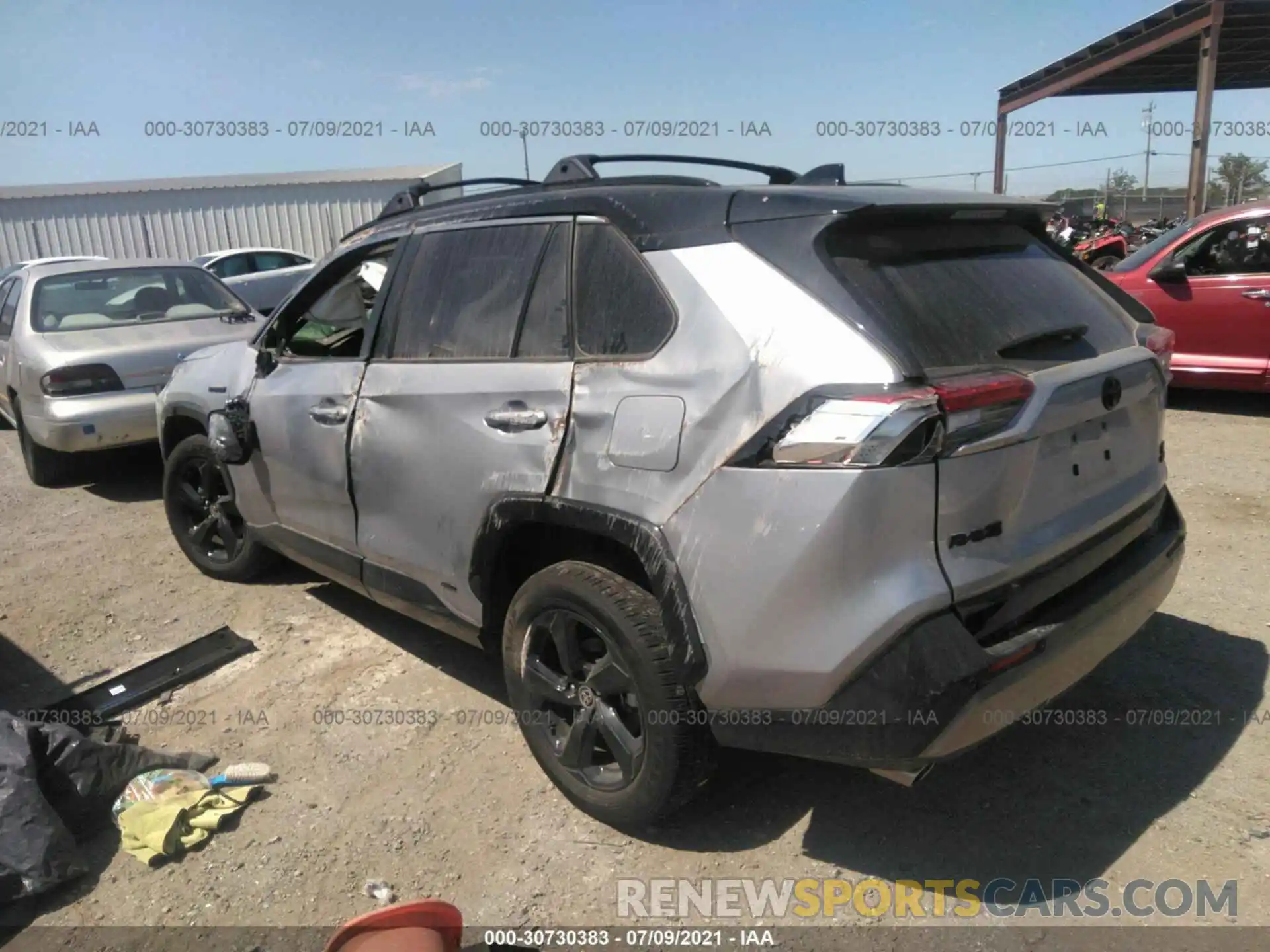 3 Фотография поврежденного автомобиля JTMEWRFV6LJ038861 TOYOTA RAV4 2020