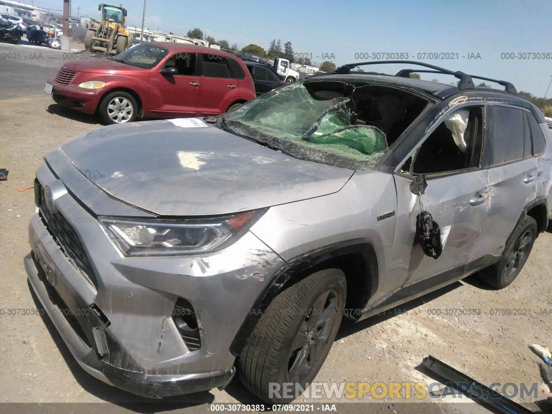 6 Photograph of a damaged car JTMEWRFV6LJ038861 TOYOTA RAV4 2020