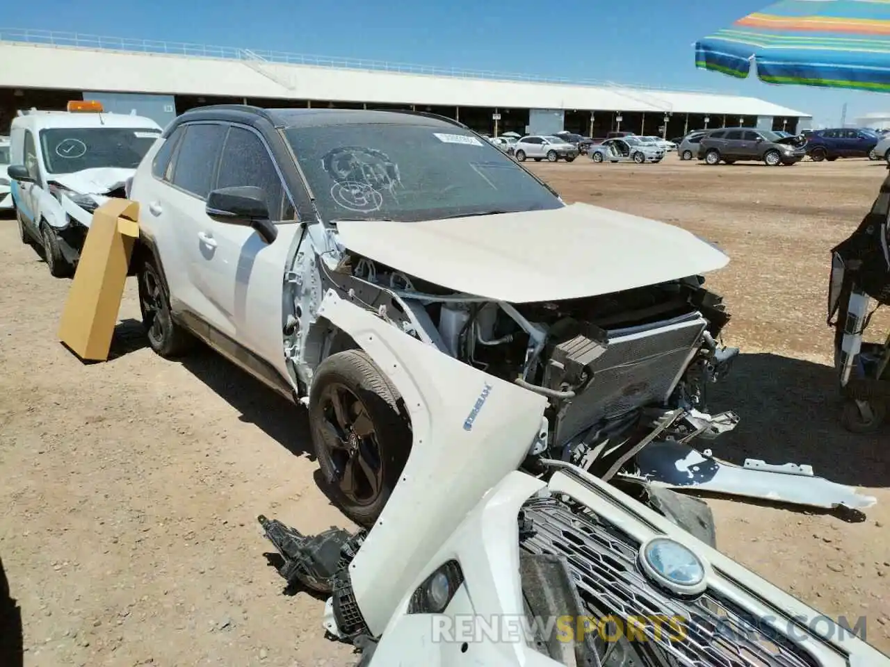 1 Photograph of a damaged car JTMEWRFV6LJ039167 TOYOTA RAV4 2020