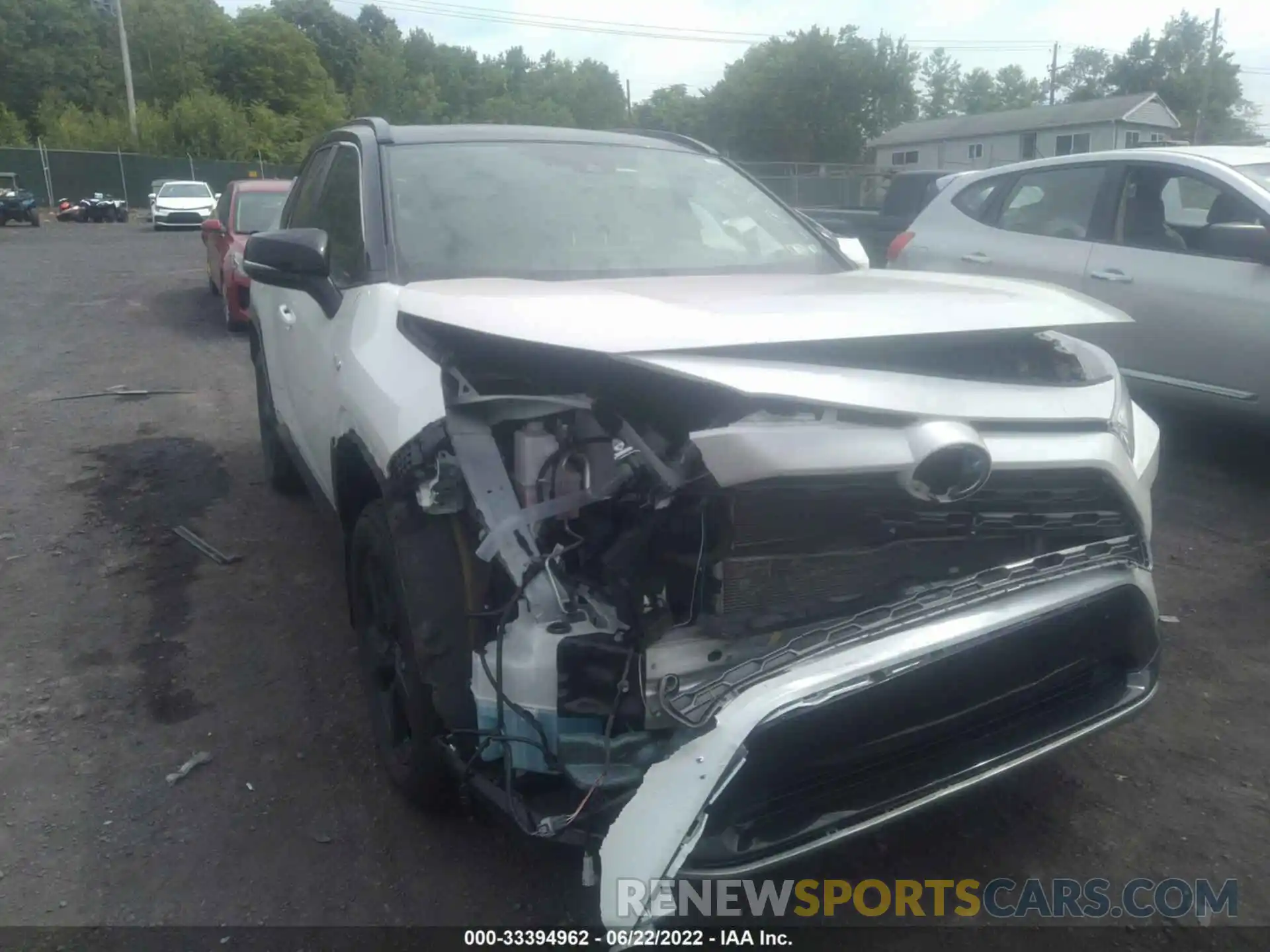 6 Photograph of a damaged car JTMEWRFV6LJ043820 TOYOTA RAV4 2020