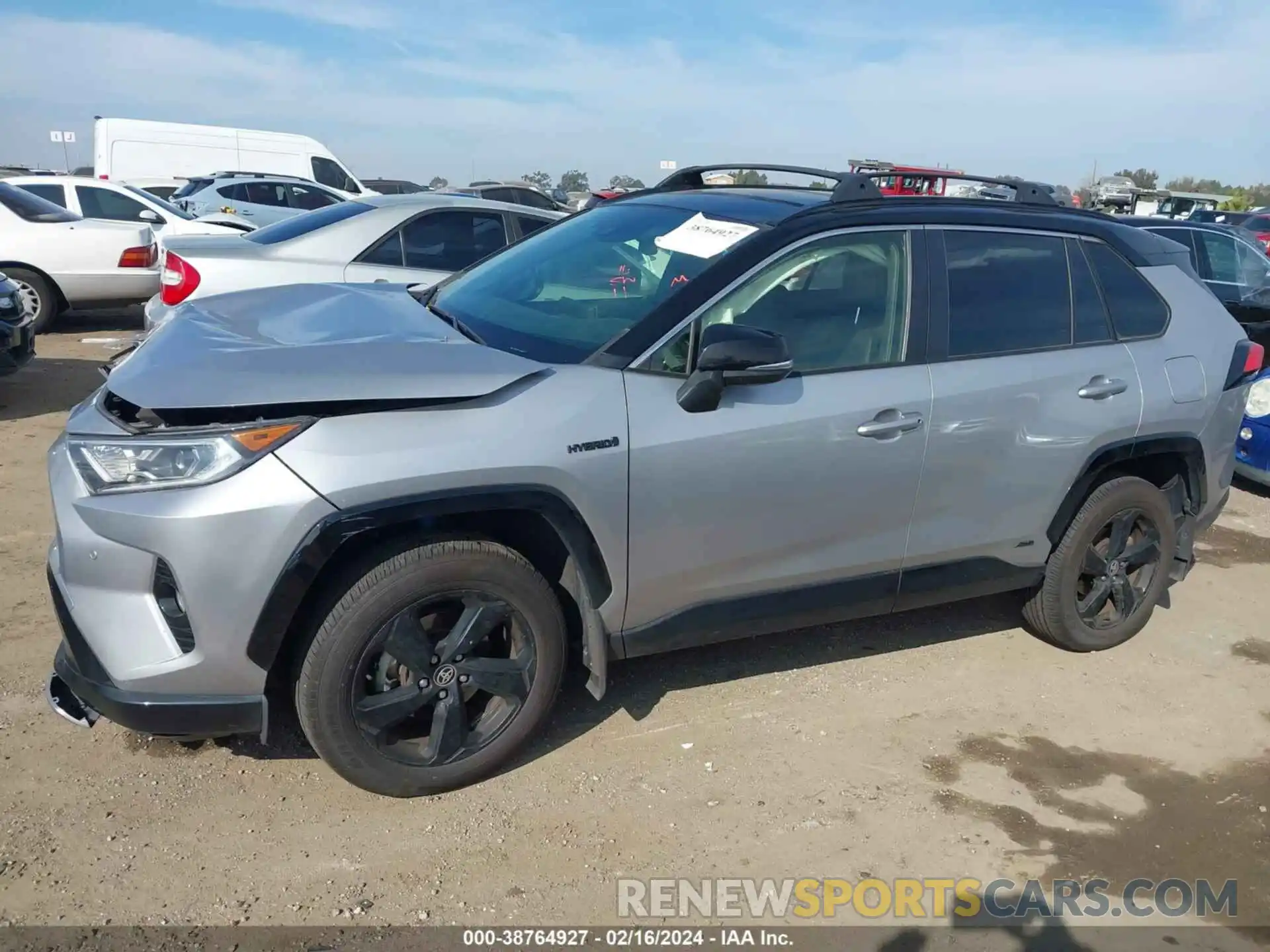 14 Photograph of a damaged car JTMEWRFV6LJ048306 TOYOTA RAV4 2020