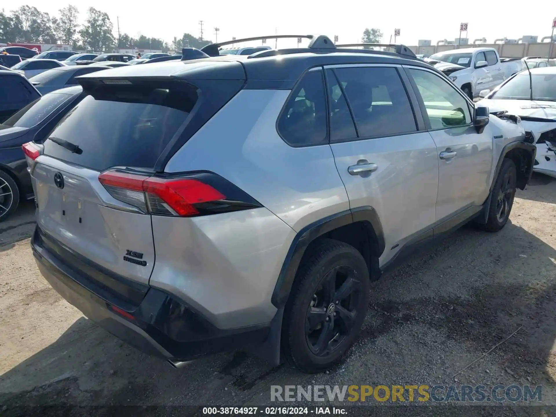 4 Photograph of a damaged car JTMEWRFV6LJ048306 TOYOTA RAV4 2020