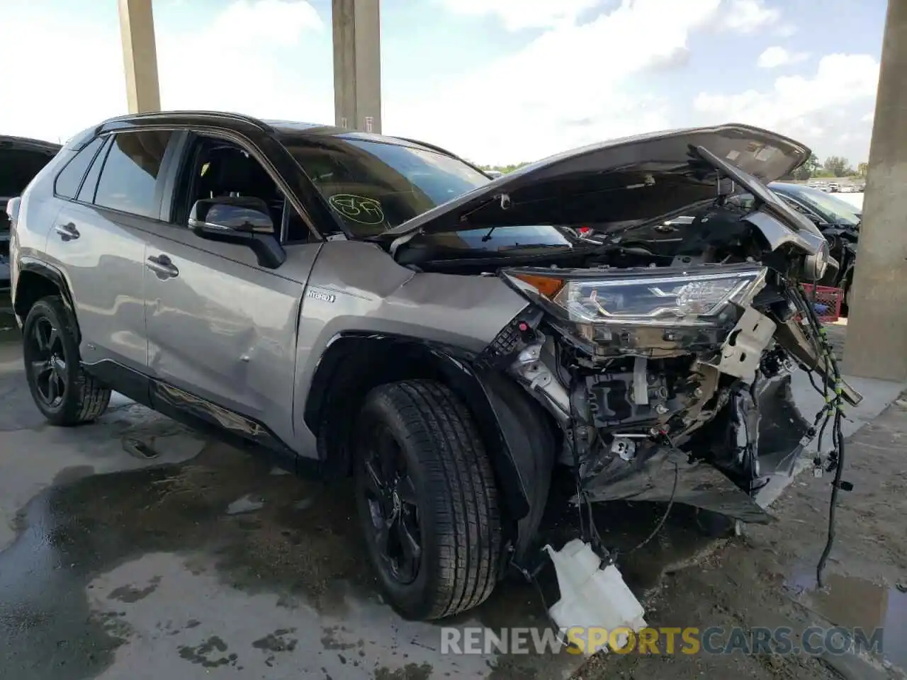 1 Photograph of a damaged car JTMEWRFV7LD534962 TOYOTA RAV4 2020