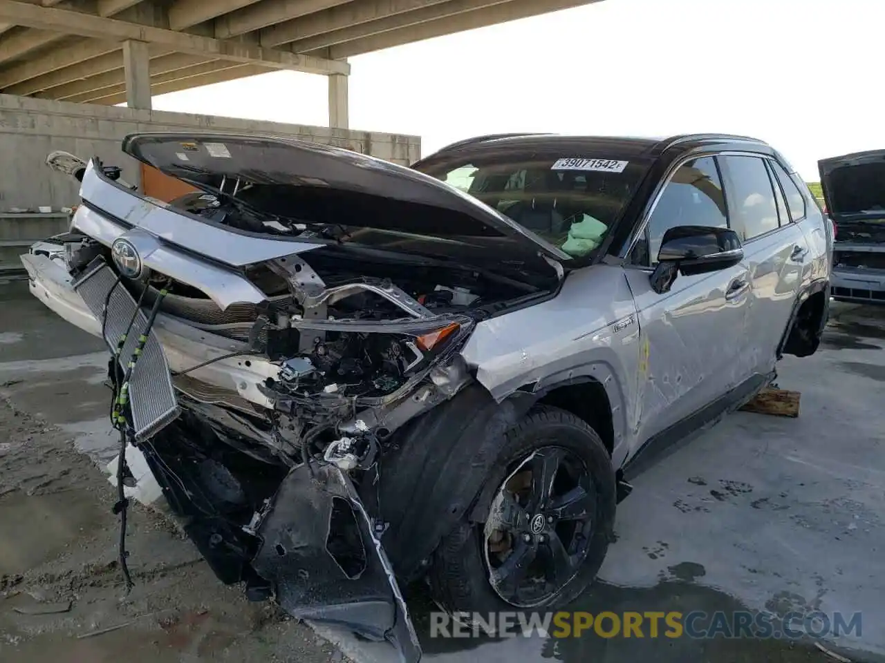 2 Photograph of a damaged car JTMEWRFV7LD534962 TOYOTA RAV4 2020