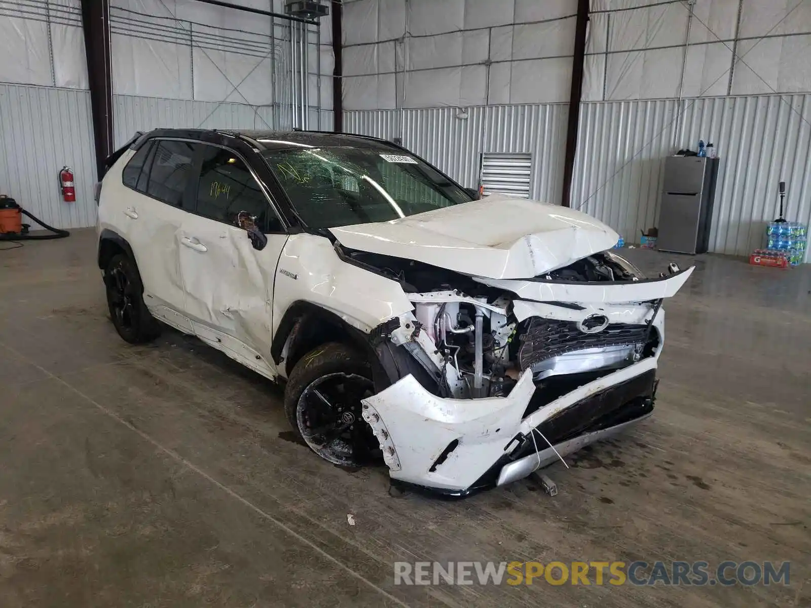 1 Photograph of a damaged car JTMEWRFV7LD538302 TOYOTA RAV4 2020