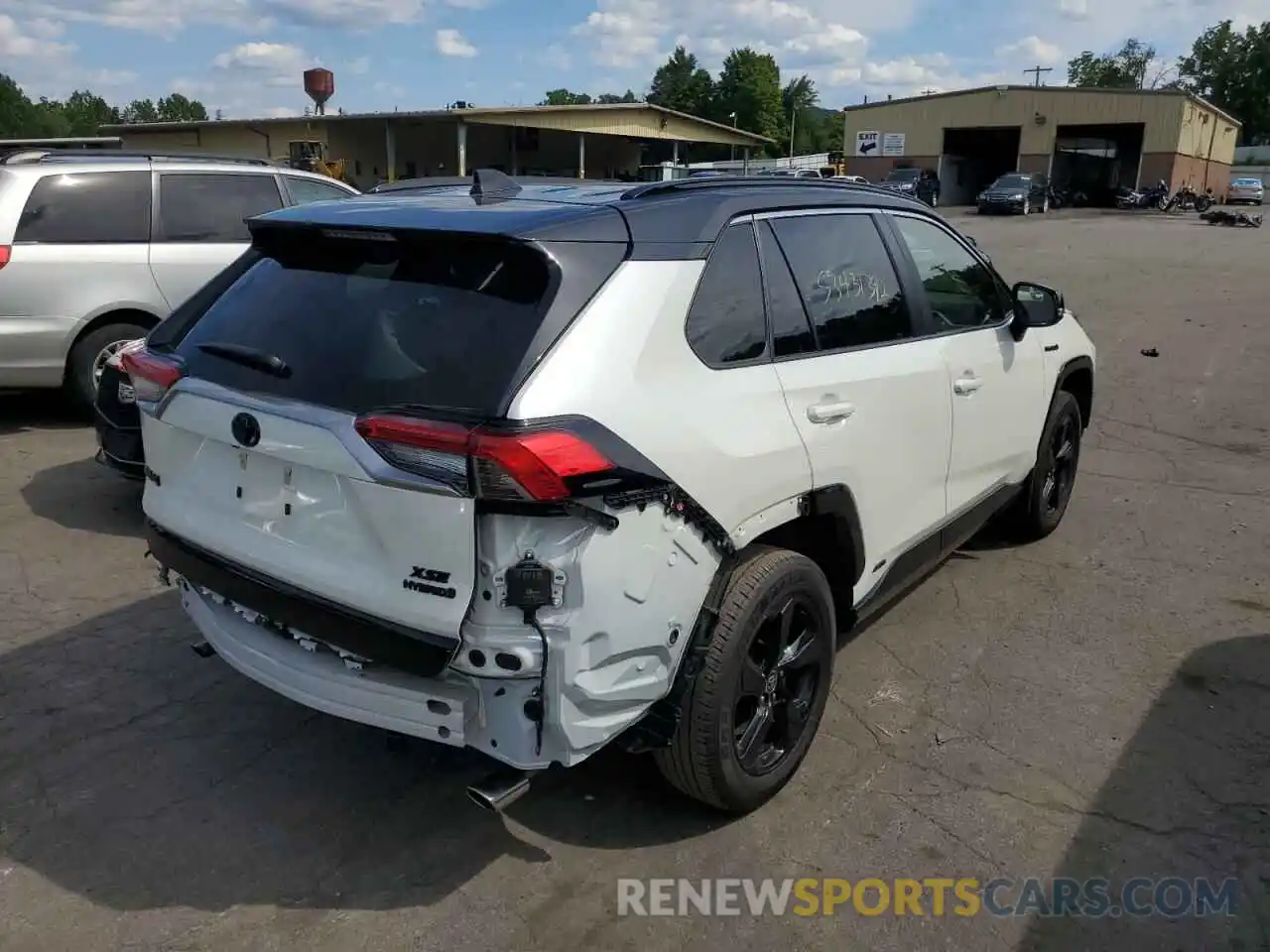 4 Photograph of a damaged car JTMEWRFV7LJ029473 TOYOTA RAV4 2020