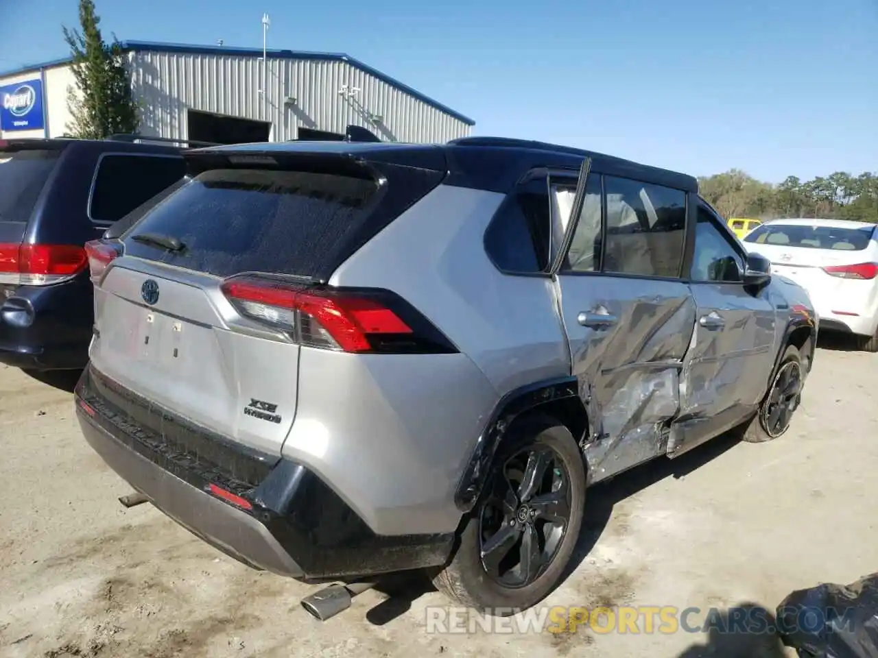 4 Photograph of a damaged car JTMEWRFV7LJ031451 TOYOTA RAV4 2020