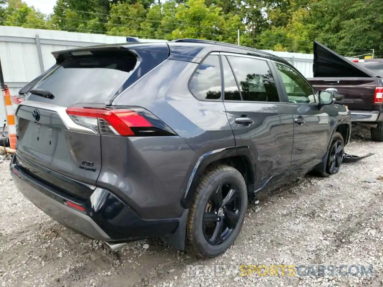 4 Photograph of a damaged car JTMEWRFV7LJ032650 TOYOTA RAV4 2020