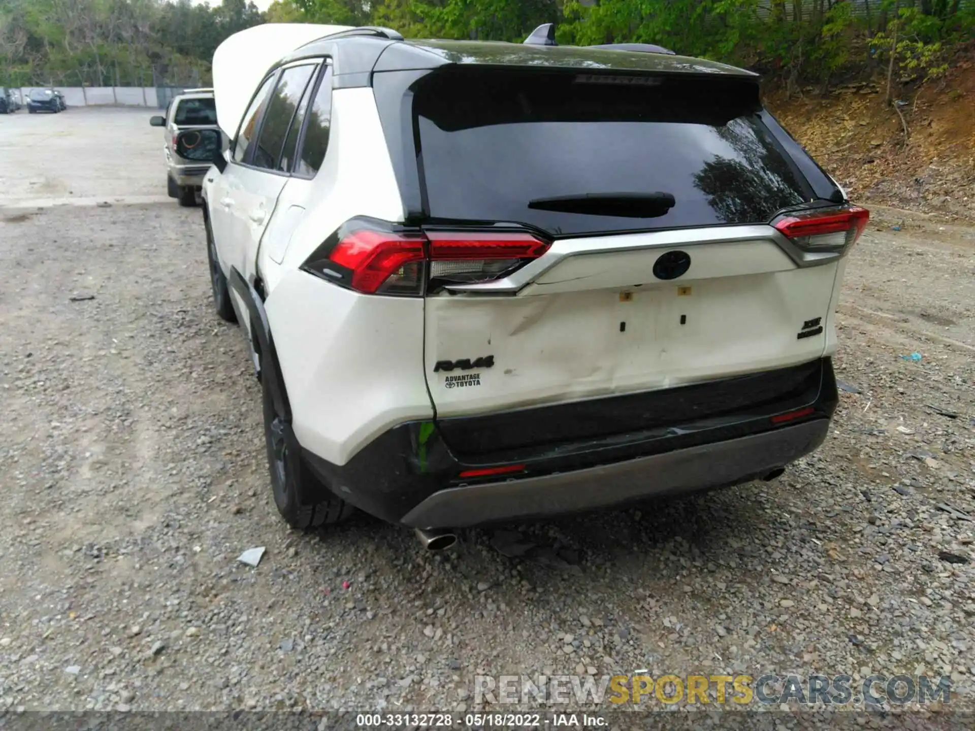 6 Photograph of a damaged car JTMEWRFV7LJ036309 TOYOTA RAV4 2020