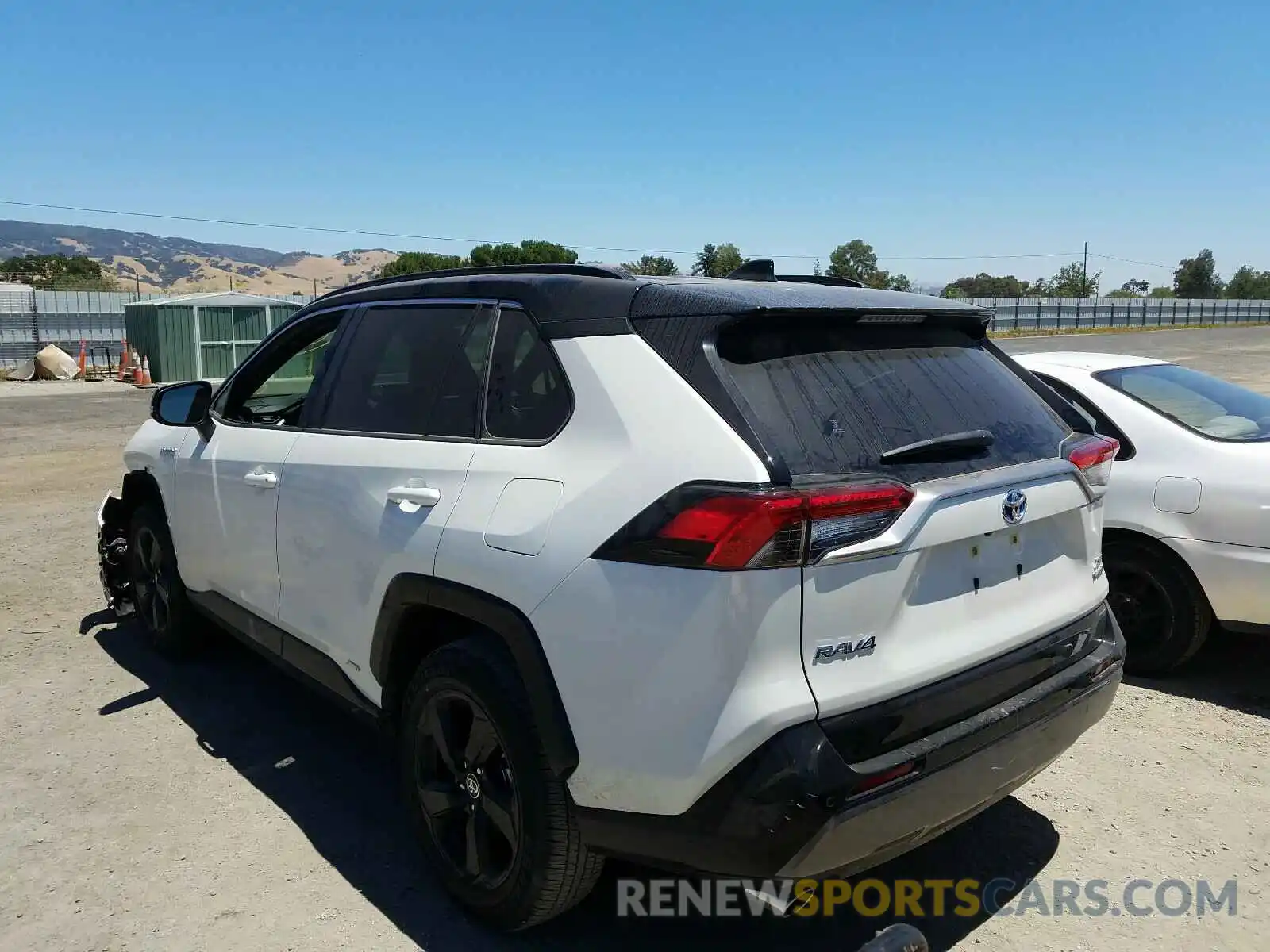 3 Photograph of a damaged car JTMEWRFV7LJ037203 TOYOTA RAV4 2020