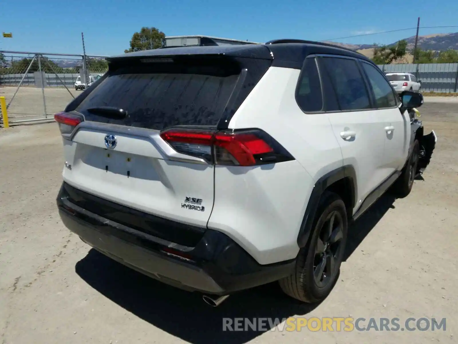 4 Photograph of a damaged car JTMEWRFV7LJ037203 TOYOTA RAV4 2020