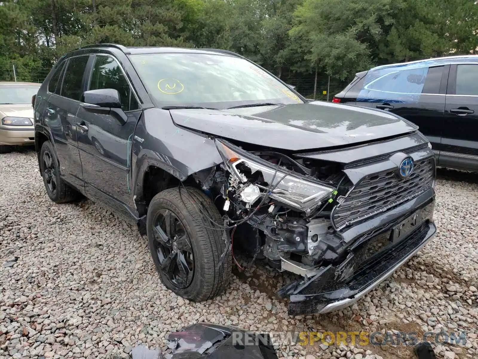 1 Photograph of a damaged car JTMEWRFV7LJ039467 TOYOTA RAV4 2020