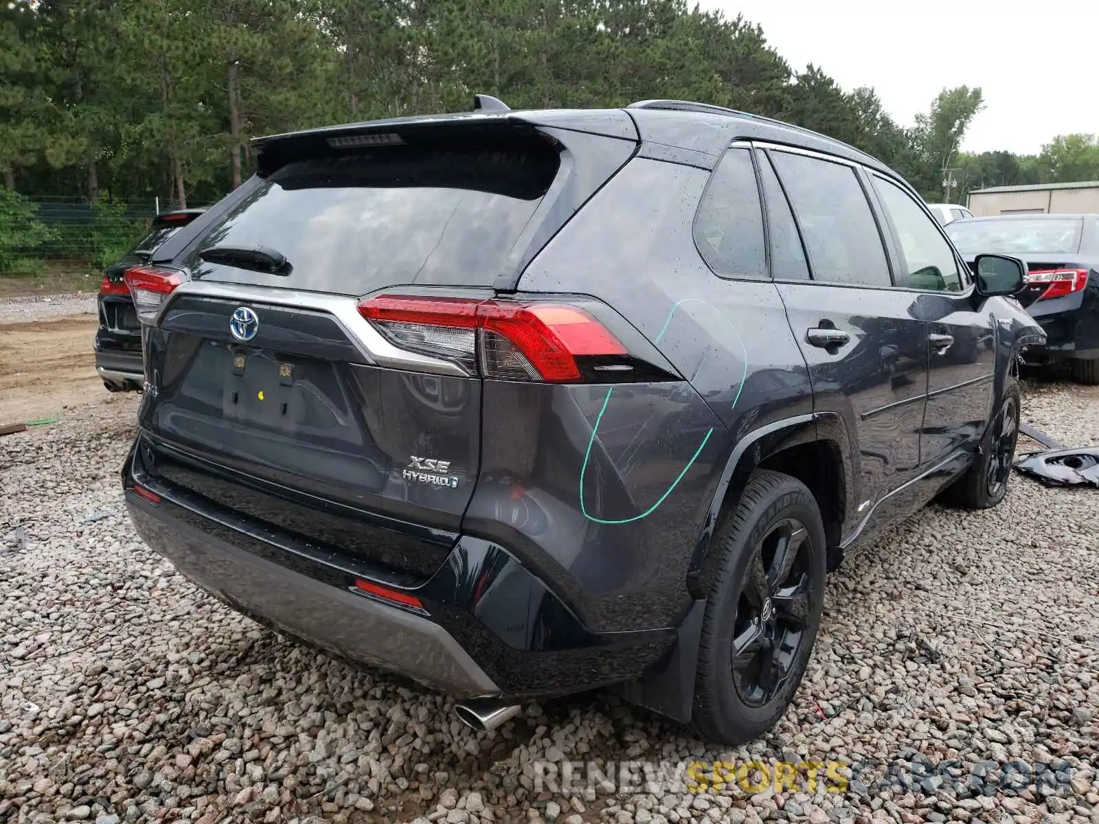 4 Photograph of a damaged car JTMEWRFV7LJ039467 TOYOTA RAV4 2020