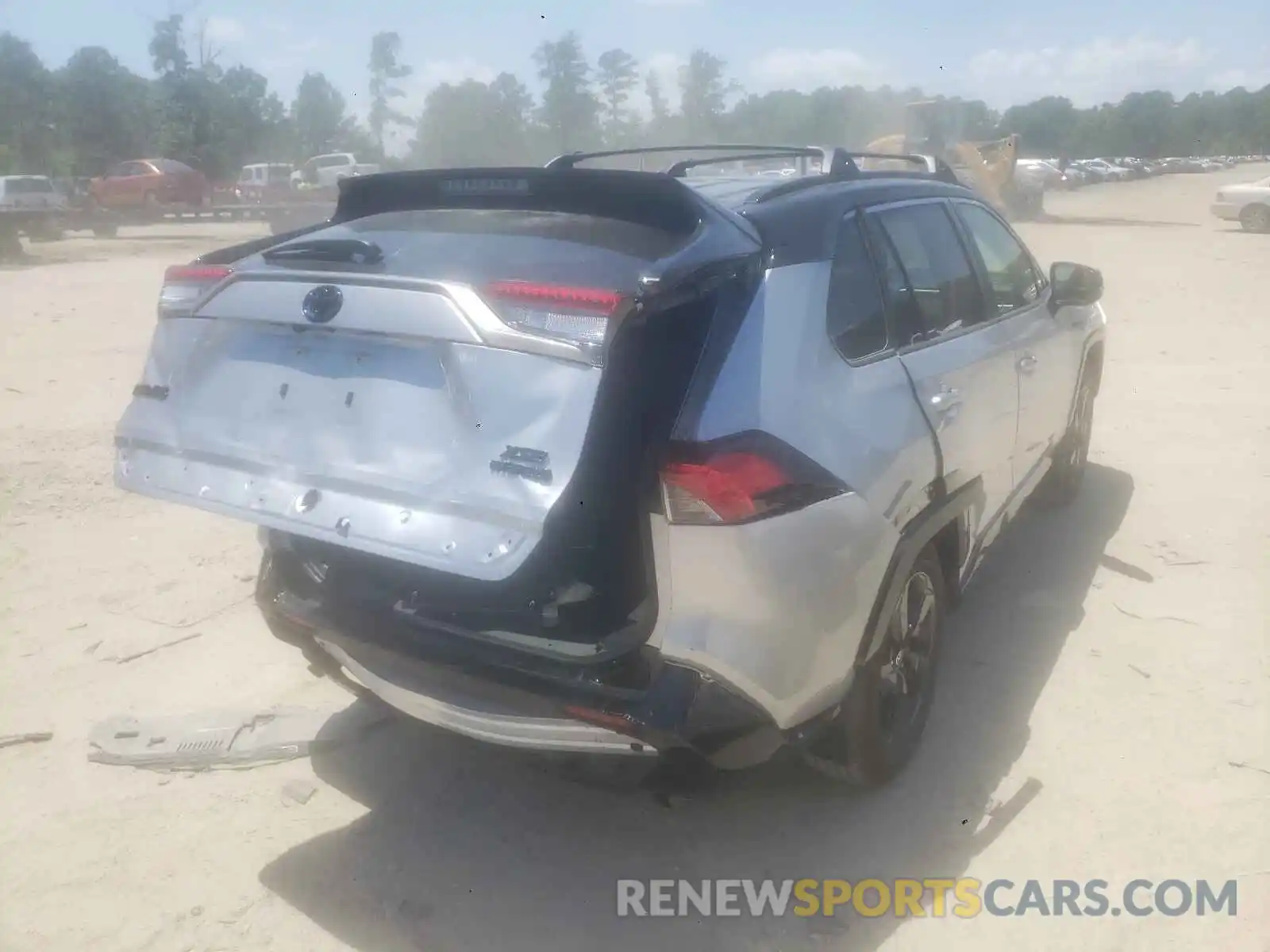 4 Photograph of a damaged car JTMEWRFV7LJ043387 TOYOTA RAV4 2020