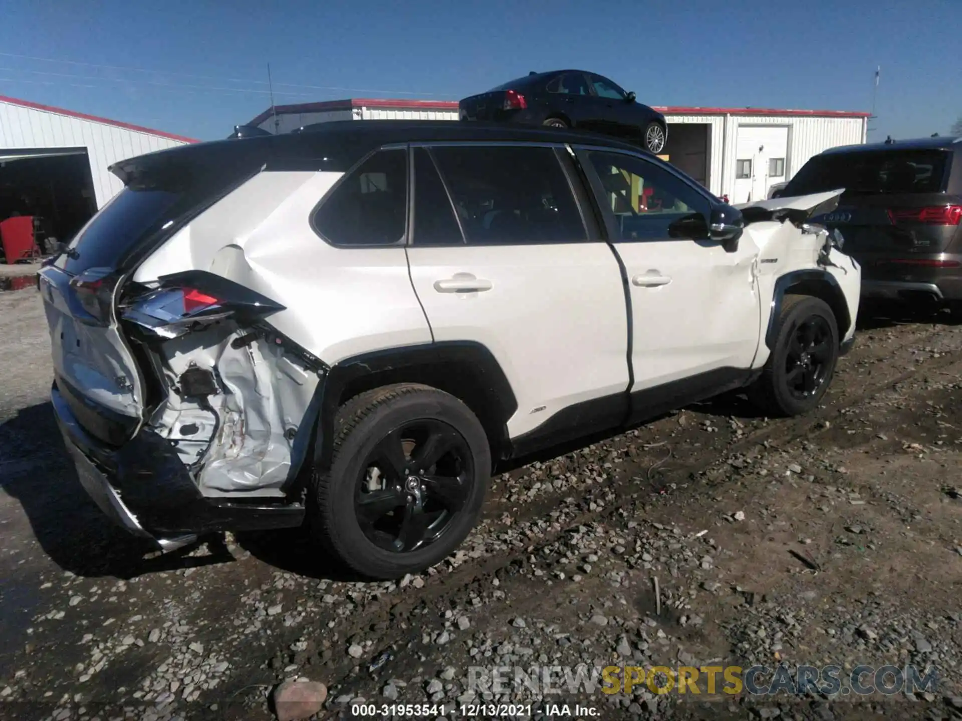 4 Photograph of a damaged car JTMEWRFV7LJ046533 TOYOTA RAV4 2020