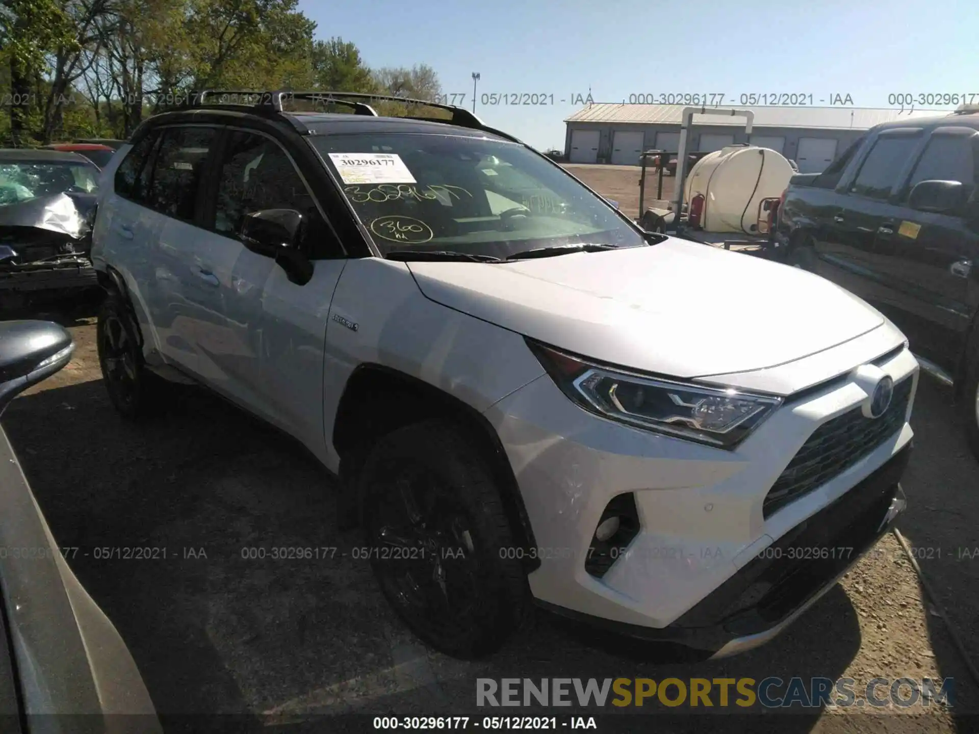 1 Photograph of a damaged car JTMEWRFV7LJ046614 TOYOTA RAV4 2020