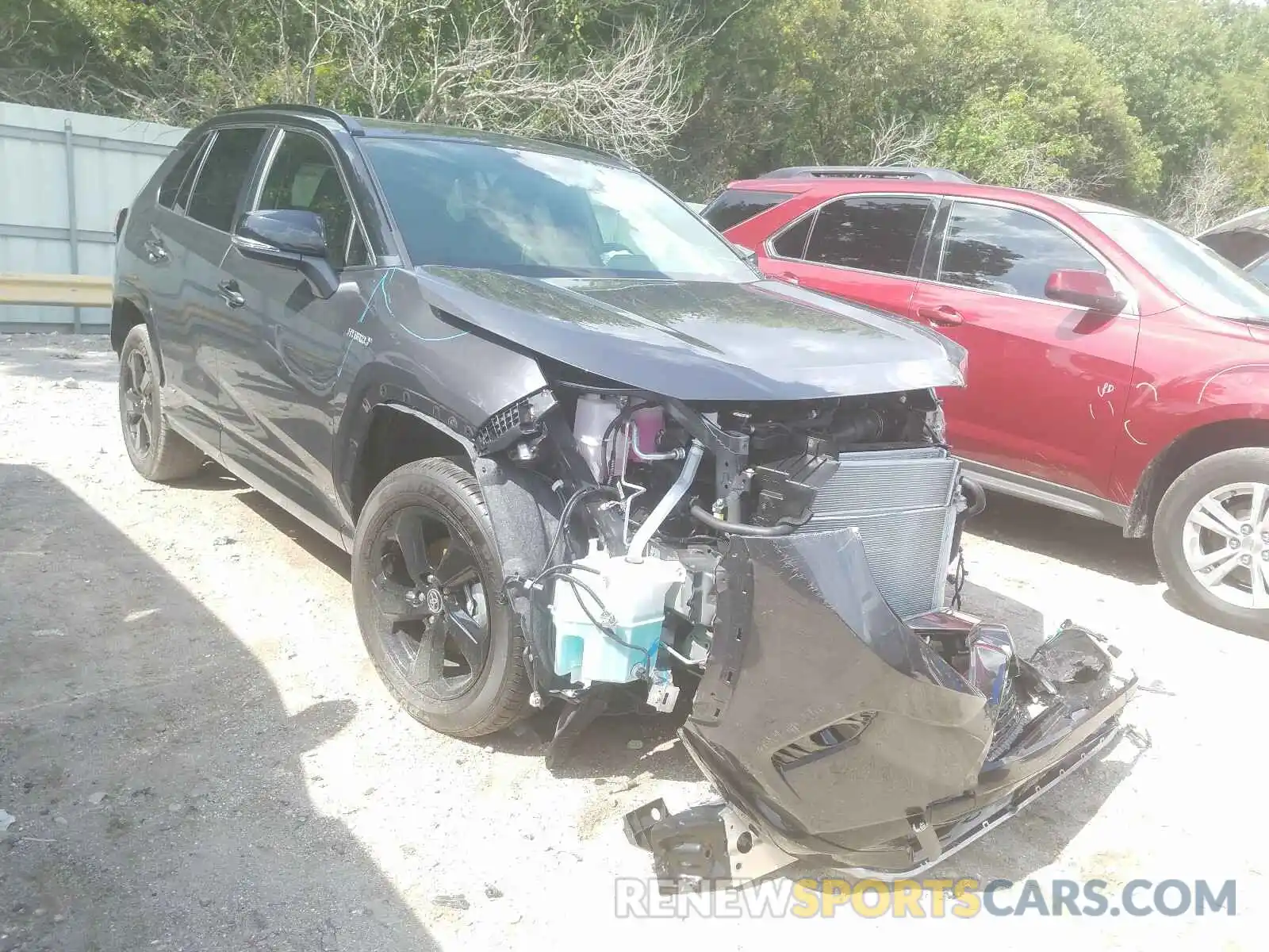 1 Photograph of a damaged car JTMEWRFV7LJ048279 TOYOTA RAV4 2020