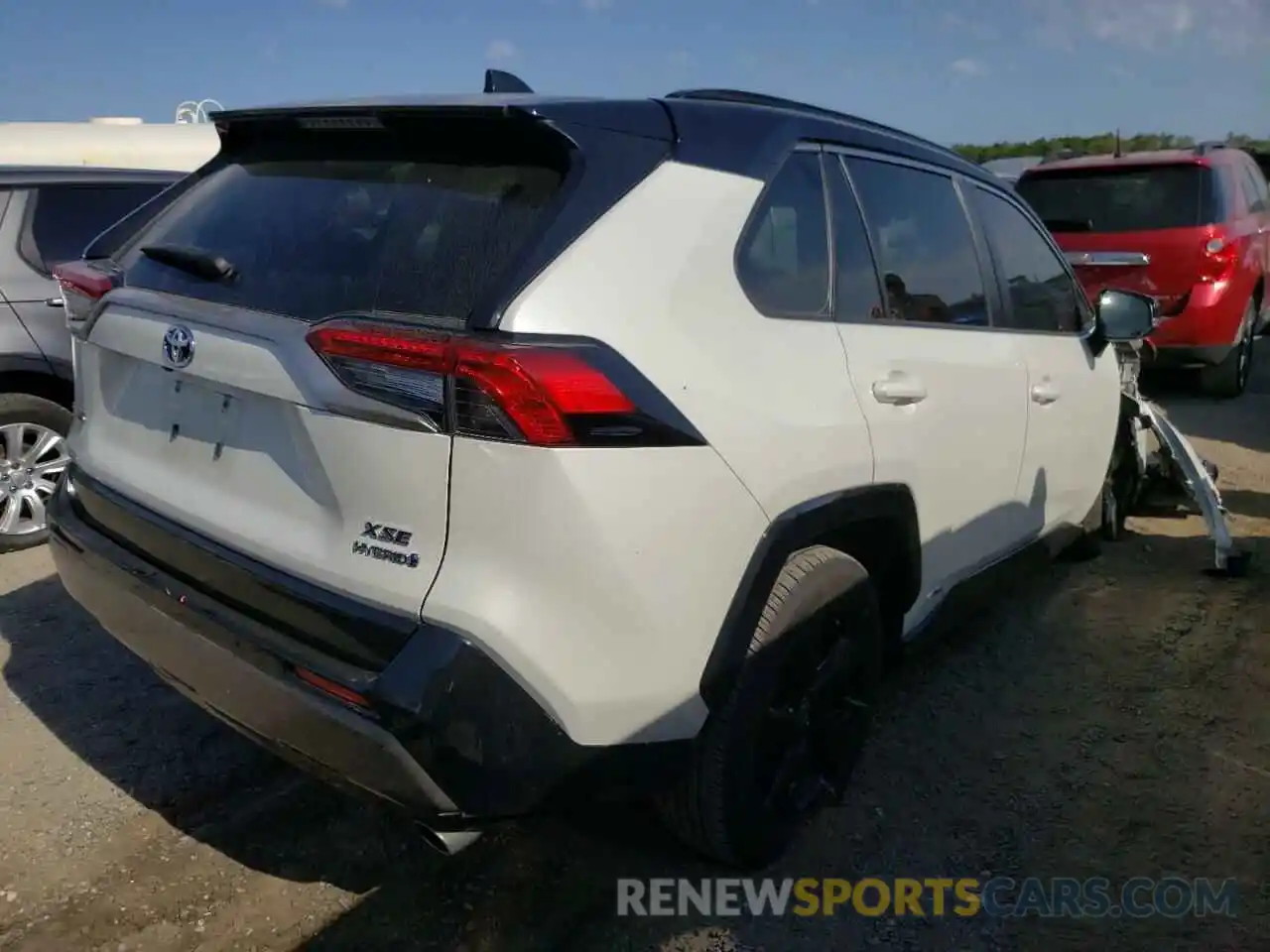 4 Photograph of a damaged car JTMEWRFV8LD532914 TOYOTA RAV4 2020