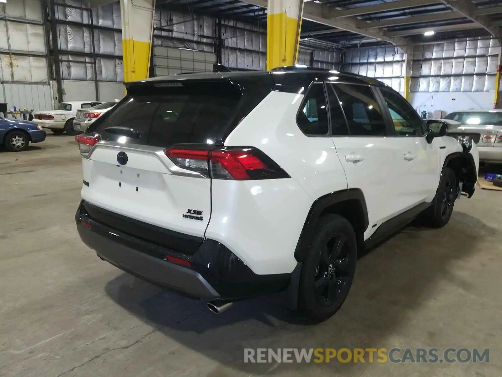 4 Photograph of a damaged car JTMEWRFV8LD538017 TOYOTA RAV4 2020