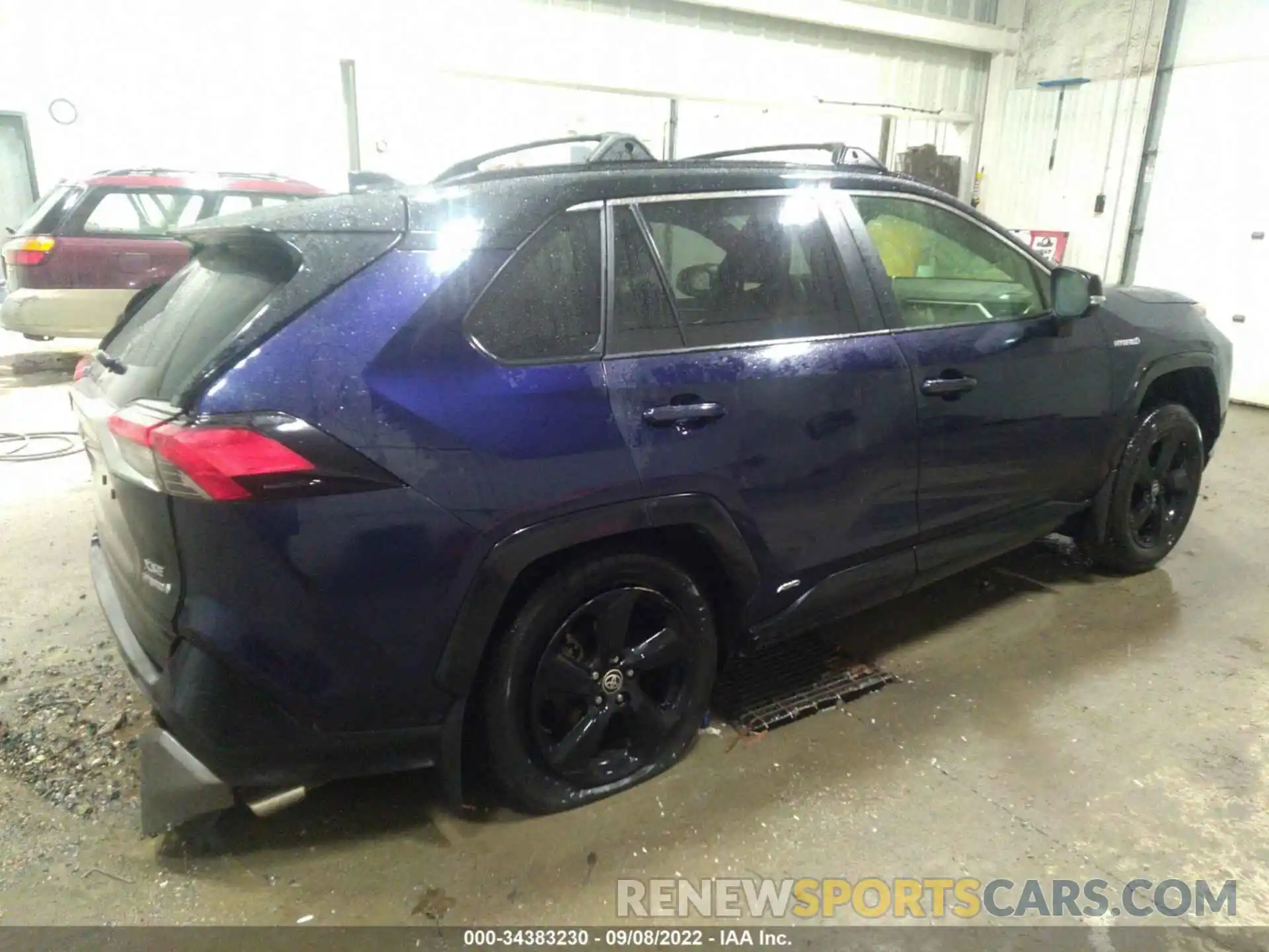 4 Photograph of a damaged car JTMEWRFV8LD545128 TOYOTA RAV4 2020