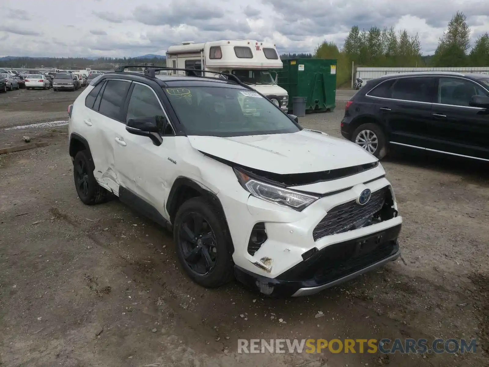 1 Photograph of a damaged car JTMEWRFV8LD546375 TOYOTA RAV4 2020