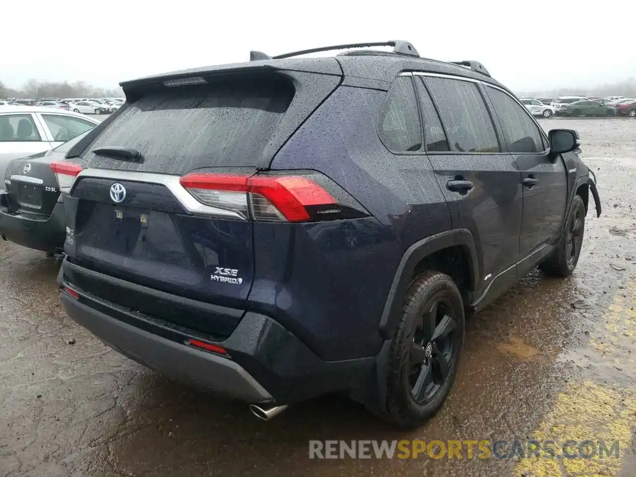 4 Photograph of a damaged car JTMEWRFV8LJ032060 TOYOTA RAV4 2020