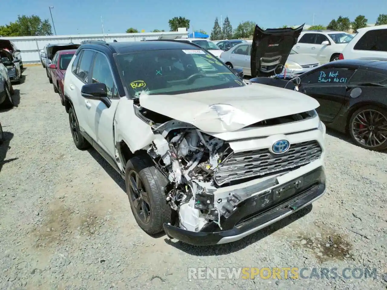 1 Photograph of a damaged car JTMEWRFV8LJ038313 TOYOTA RAV4 2020