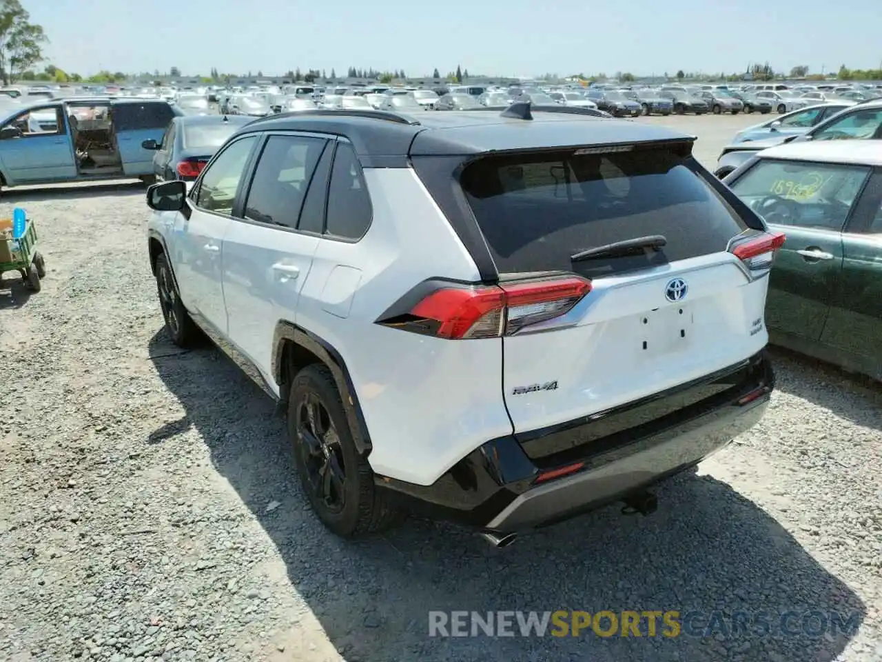 3 Photograph of a damaged car JTMEWRFV8LJ038313 TOYOTA RAV4 2020