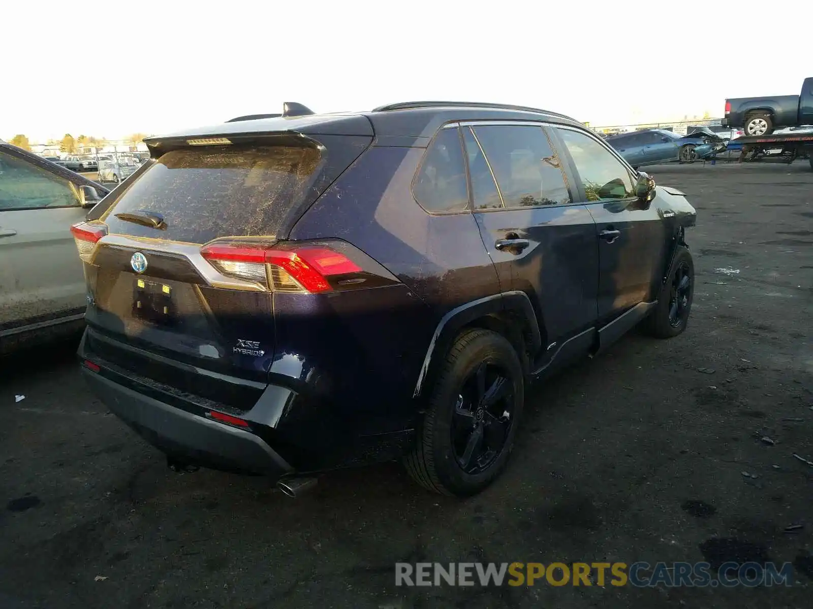 4 Photograph of a damaged car JTMEWRFV8LJ045343 TOYOTA RAV4 2020