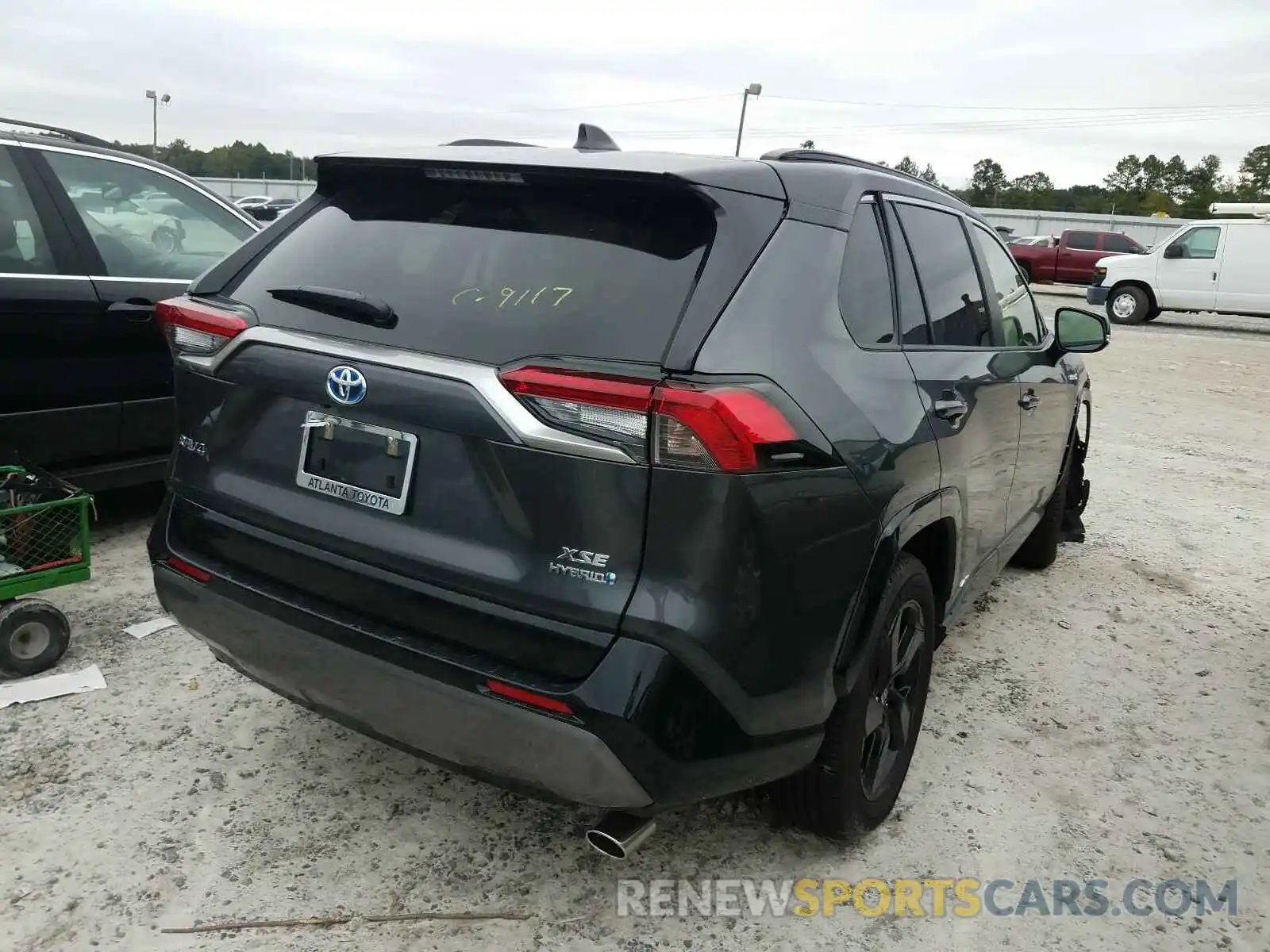 4 Photograph of a damaged car JTMEWRFV8LJ047853 TOYOTA RAV4 2020